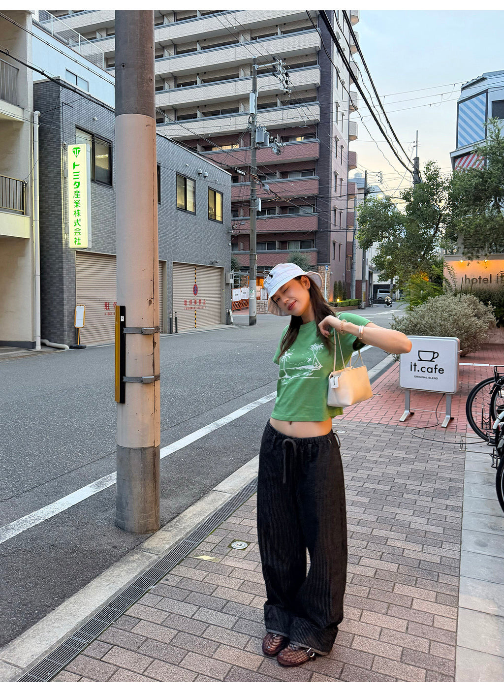 LelyMooch パームツリークロップドTシャツ  LEM376