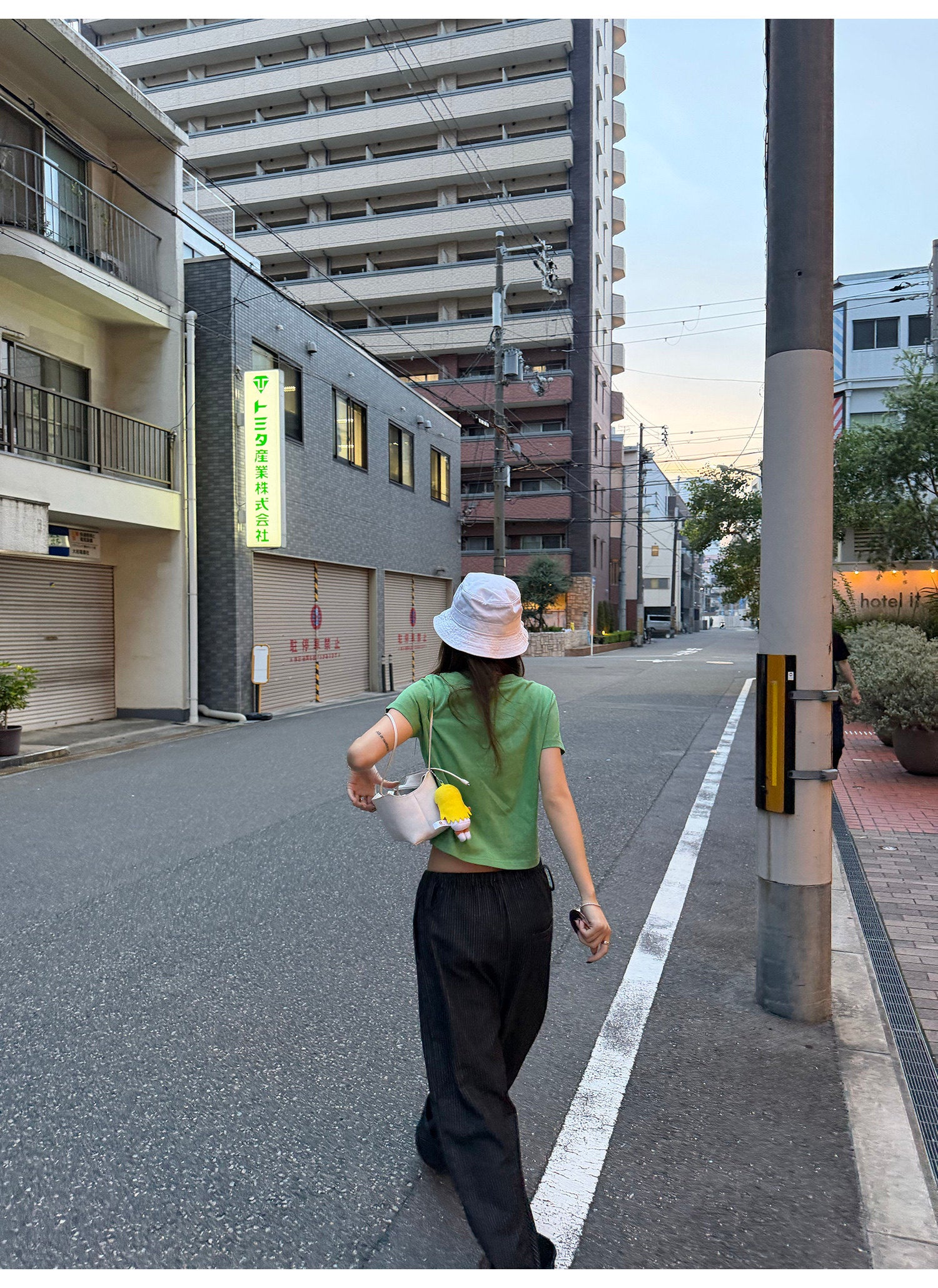 LelyMooch パームツリークロップドTシャツ  LEM376