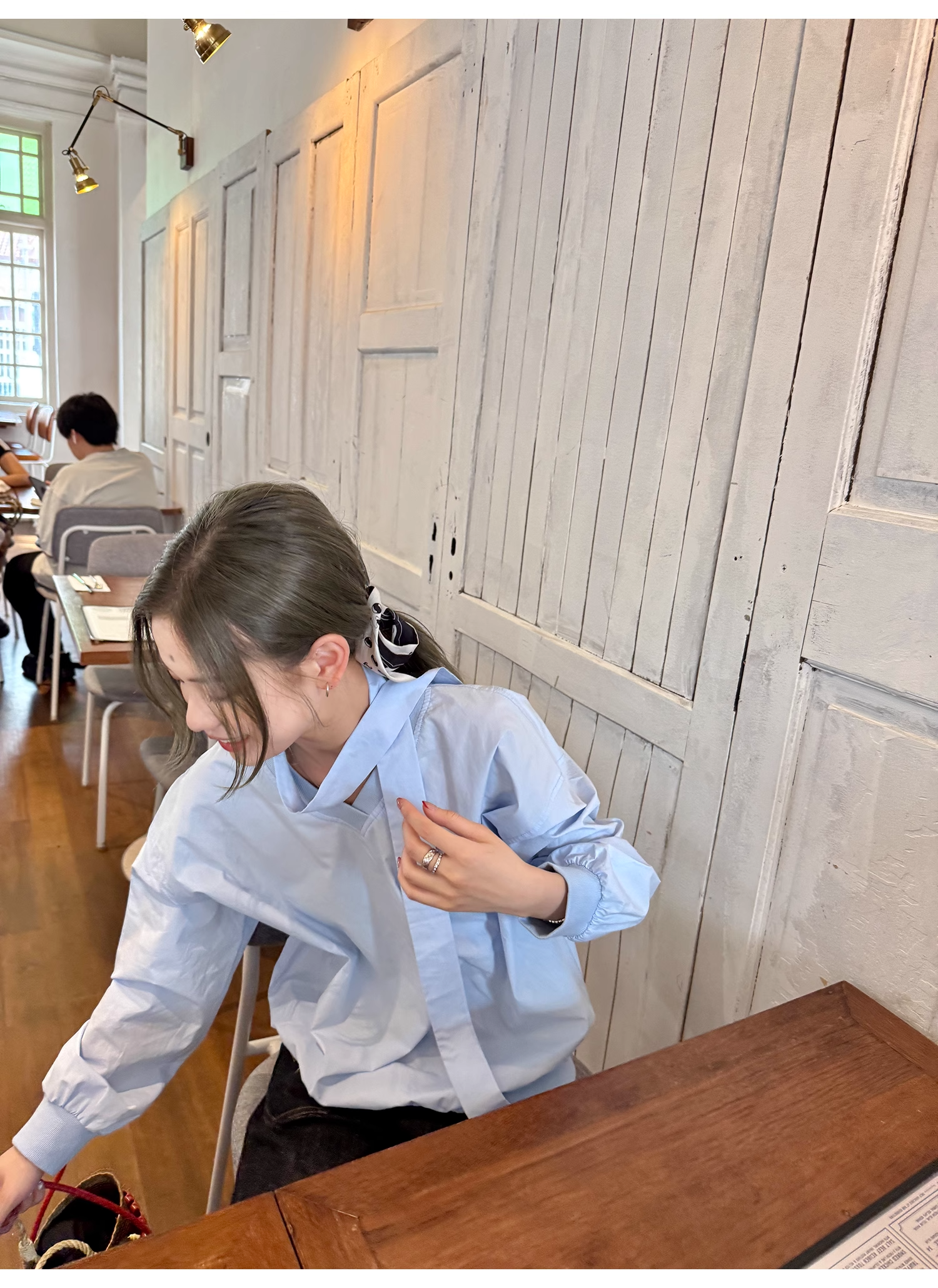 LelyMooch  スポーツカジュアル Vネック刺繍プルオーバー  LEM099