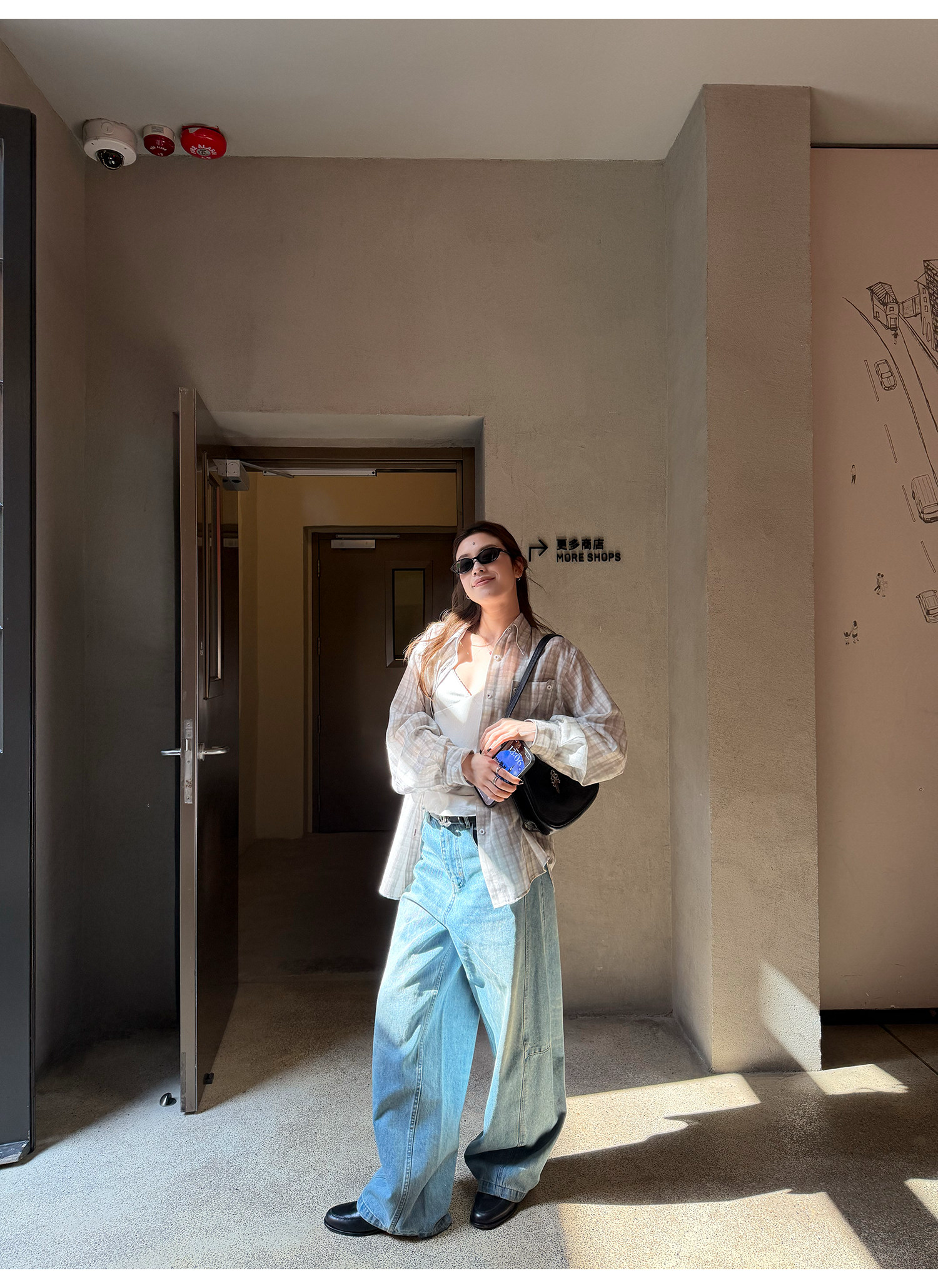 LelyMooch 春夏ムード漂う ひび割れ加工 カーブデニム  LEM316