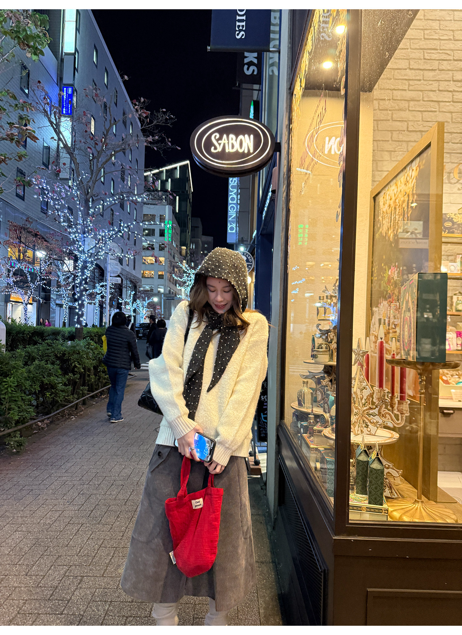 LelyMooch ウール100％ Vネック ニット  LEM285