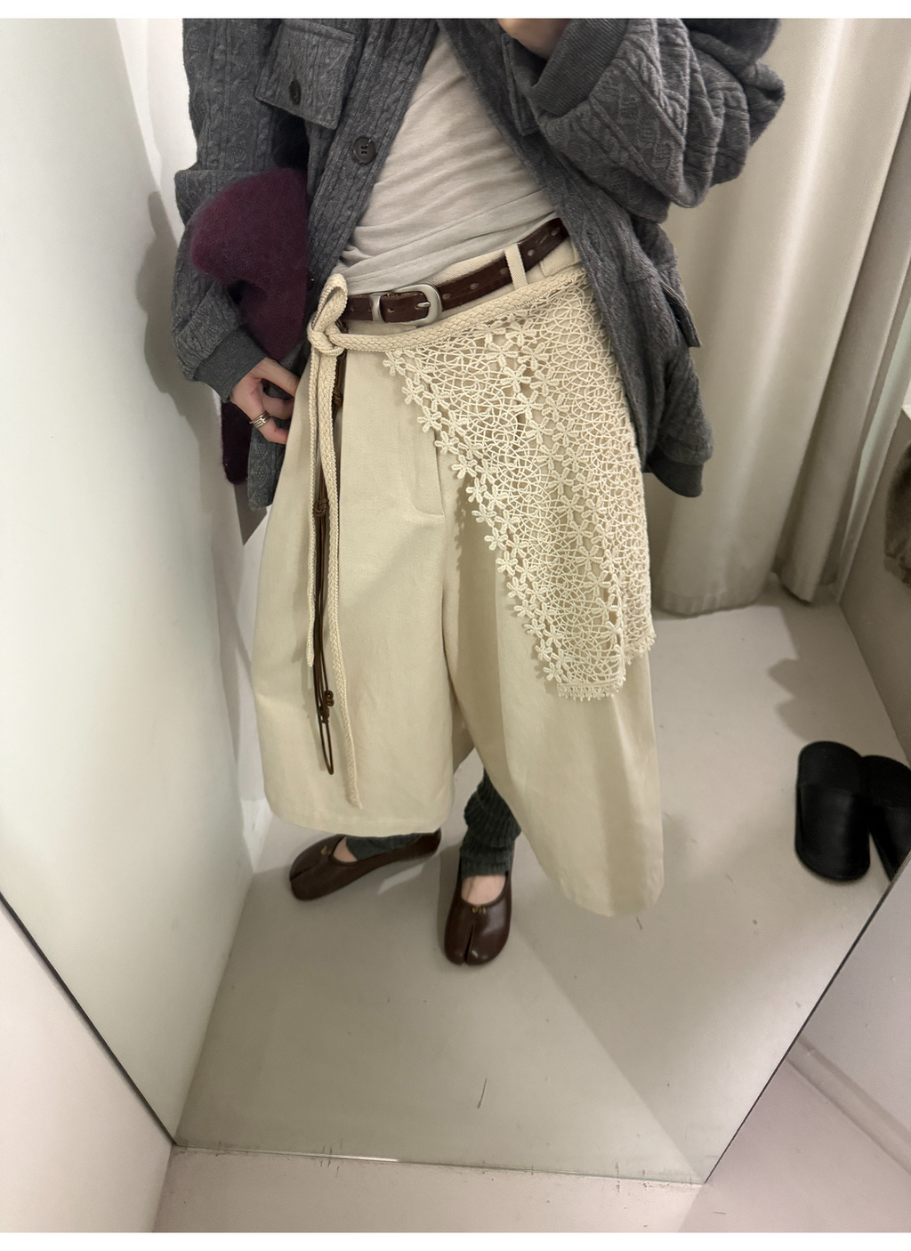 LelyMooch 起毛コットン ベージュクロップドパンツ  LEM255