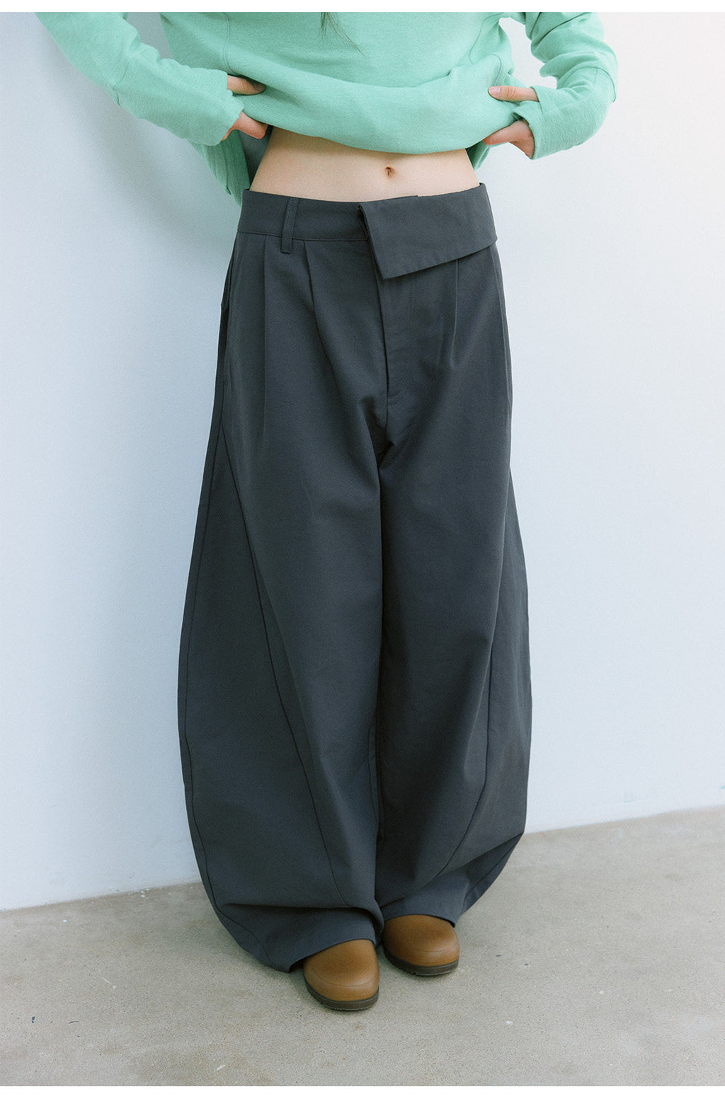 アシンメトリーウエスト バレルパンツ  LOM107