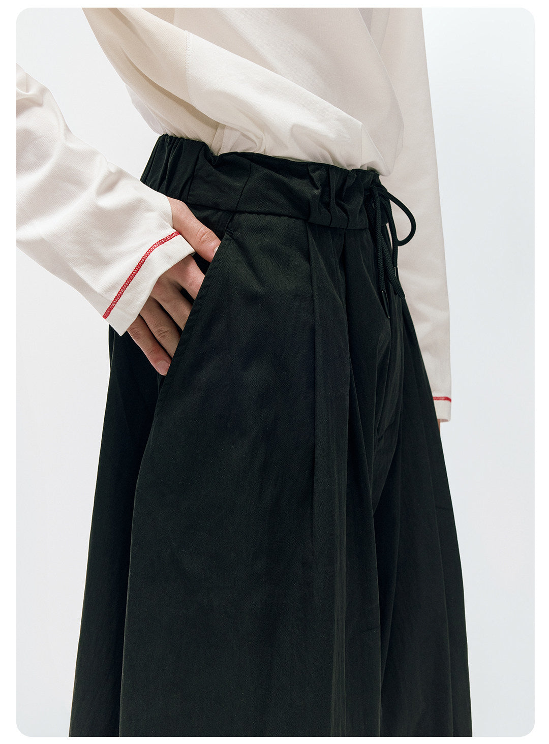 軽やかなハリ感 立体タック ワイドカーブパンツ  LOM047