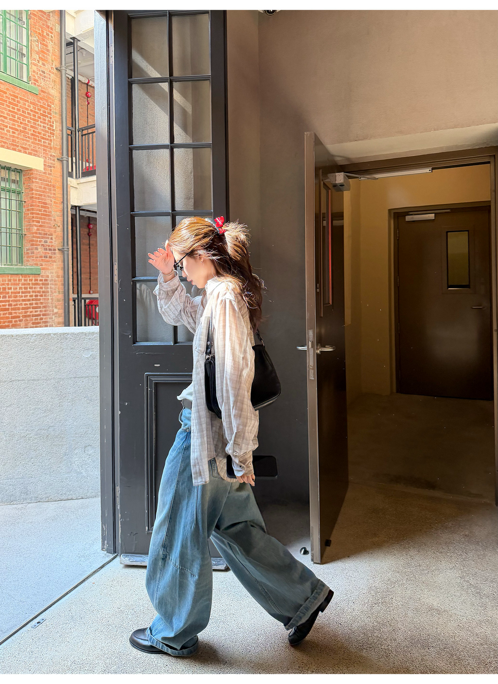 LelyMooch 春夏ムード漂う ひび割れ加工 カーブデニム  LEM316