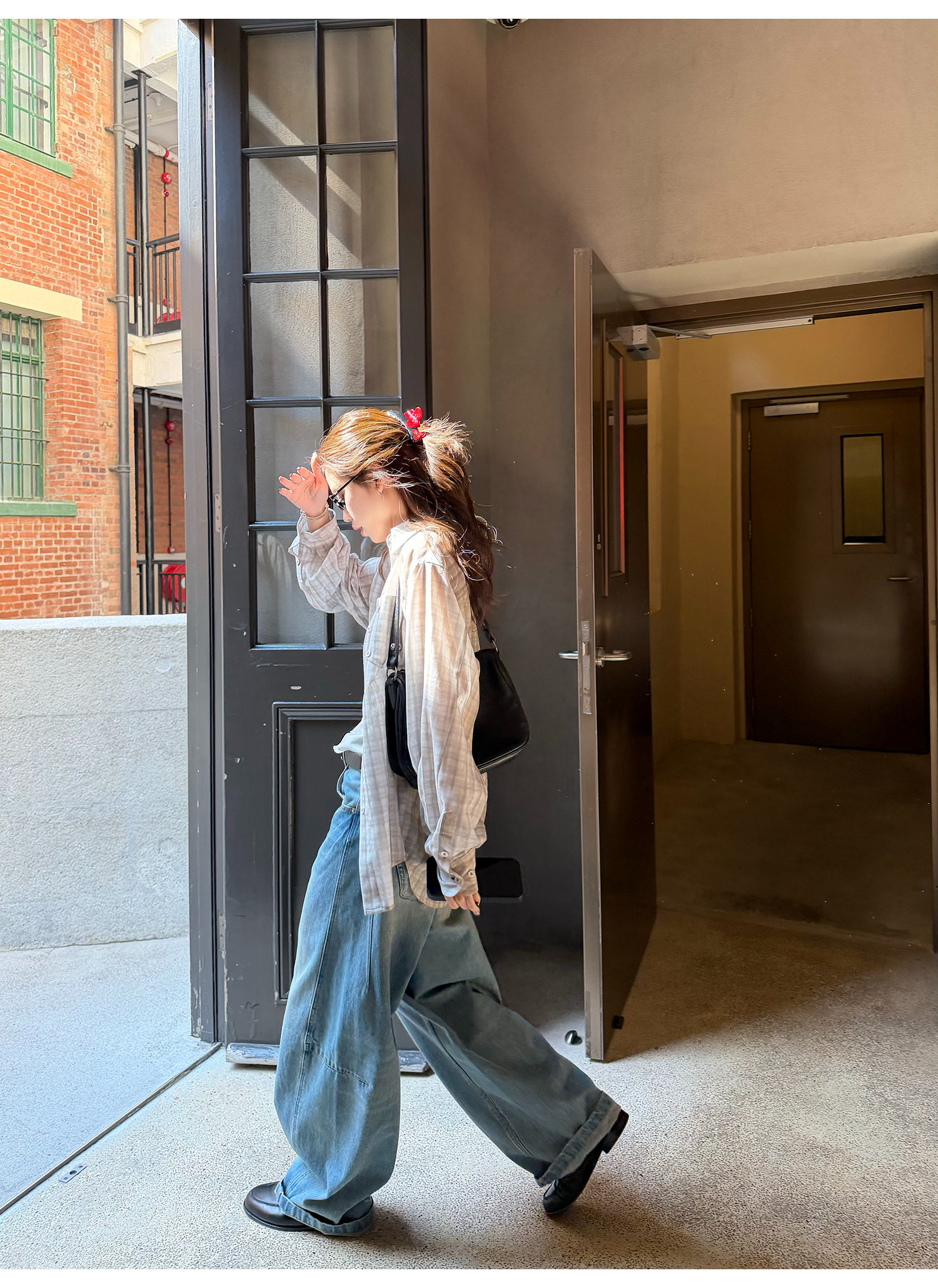 LelyMooch 春夏ムード漂う ひび割れ加工 カーブデニム  LEM316