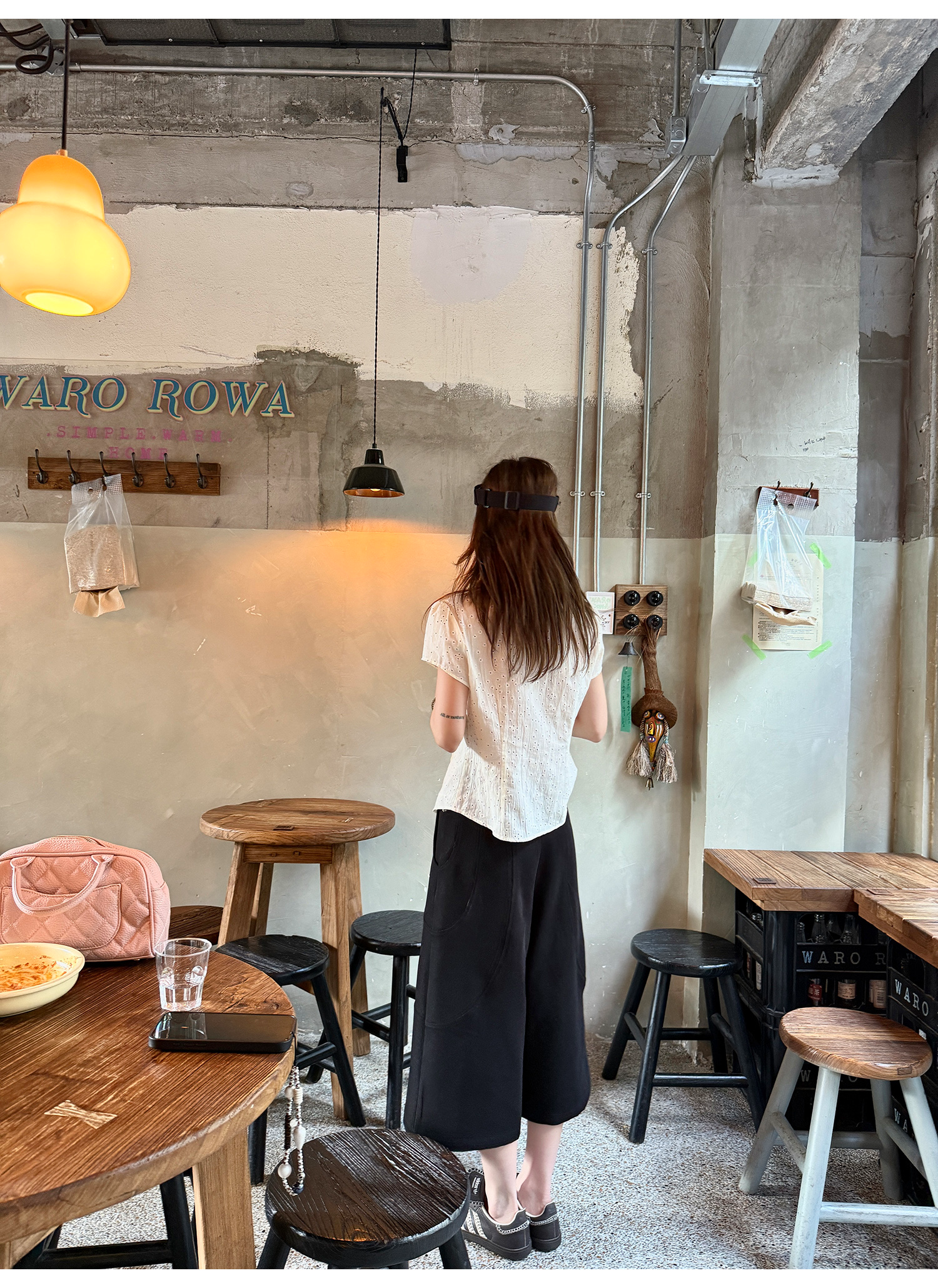 LelyMooch ふんわり小花柄Vネックブラウス  LEM214