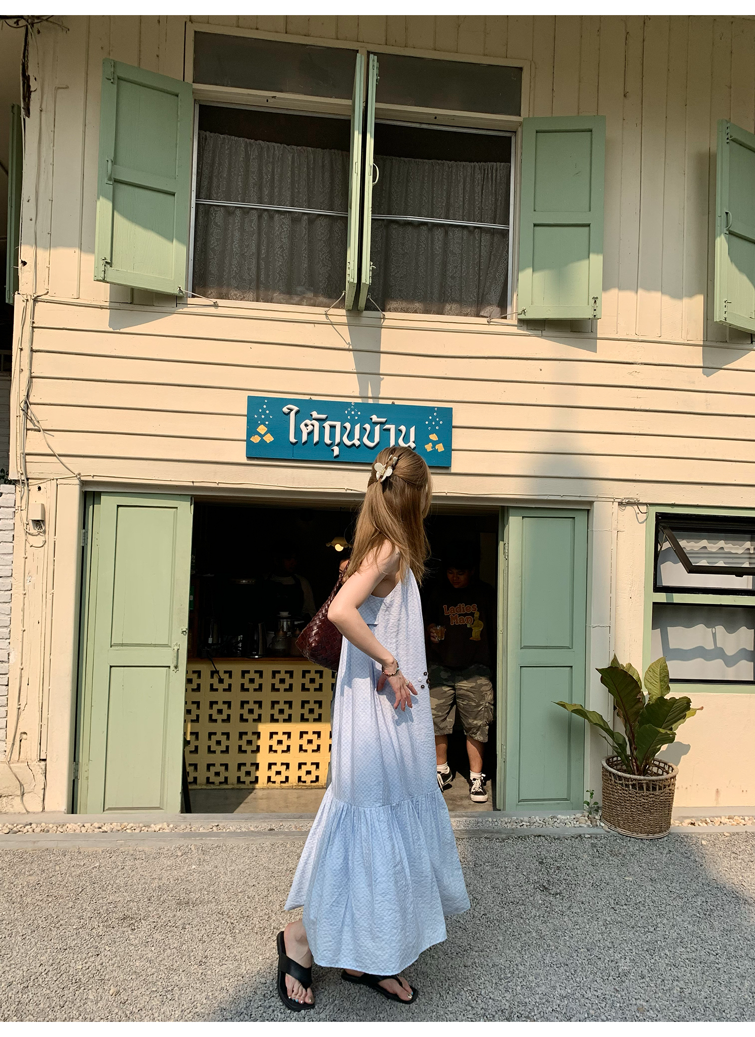 LelyMooch 花モチーフ付き ブルーキャミワンピース  LEM144