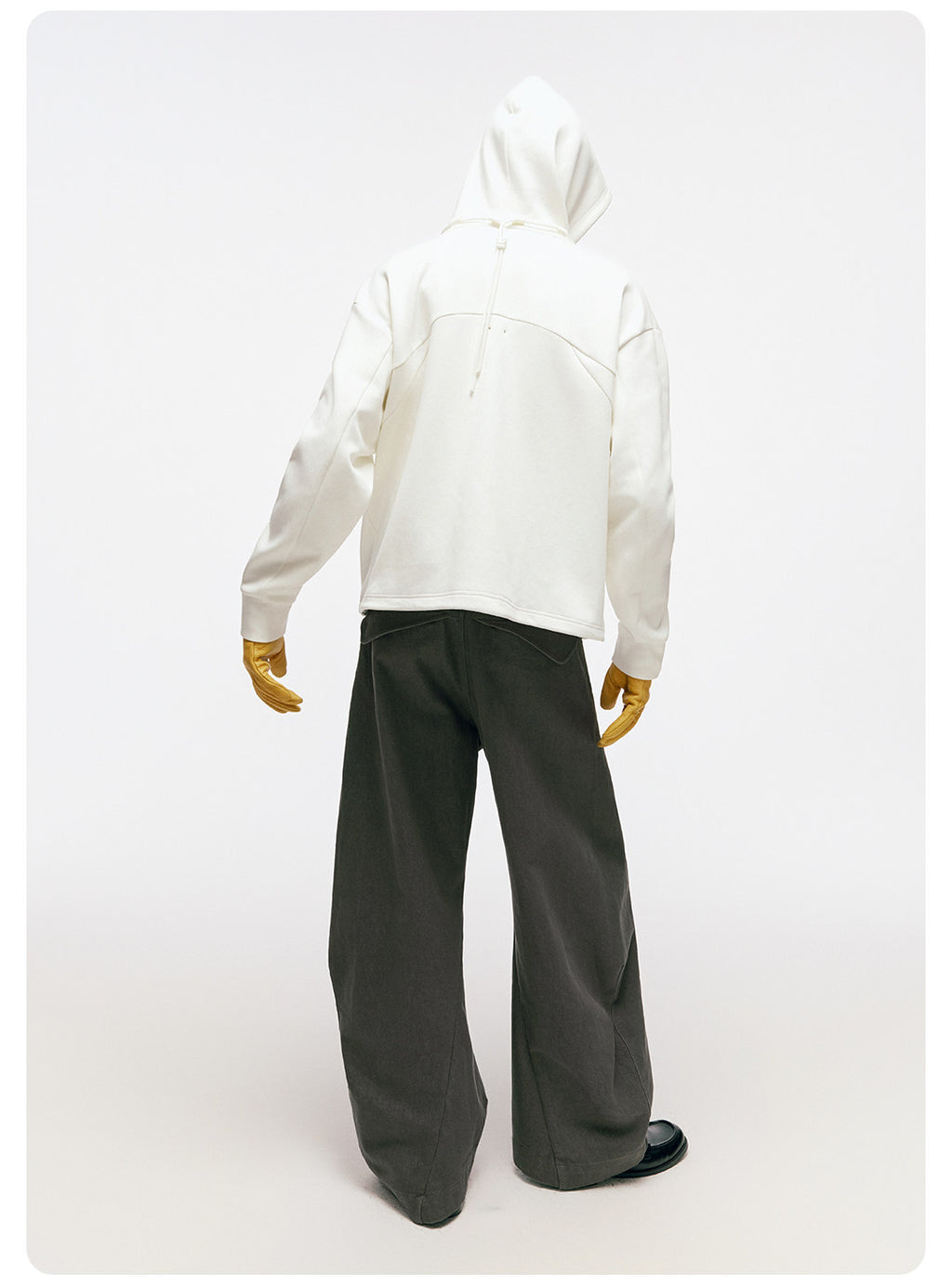 立体カーブドライン × ワイドシルエット構造タックデザインデニムパンツ LOM030