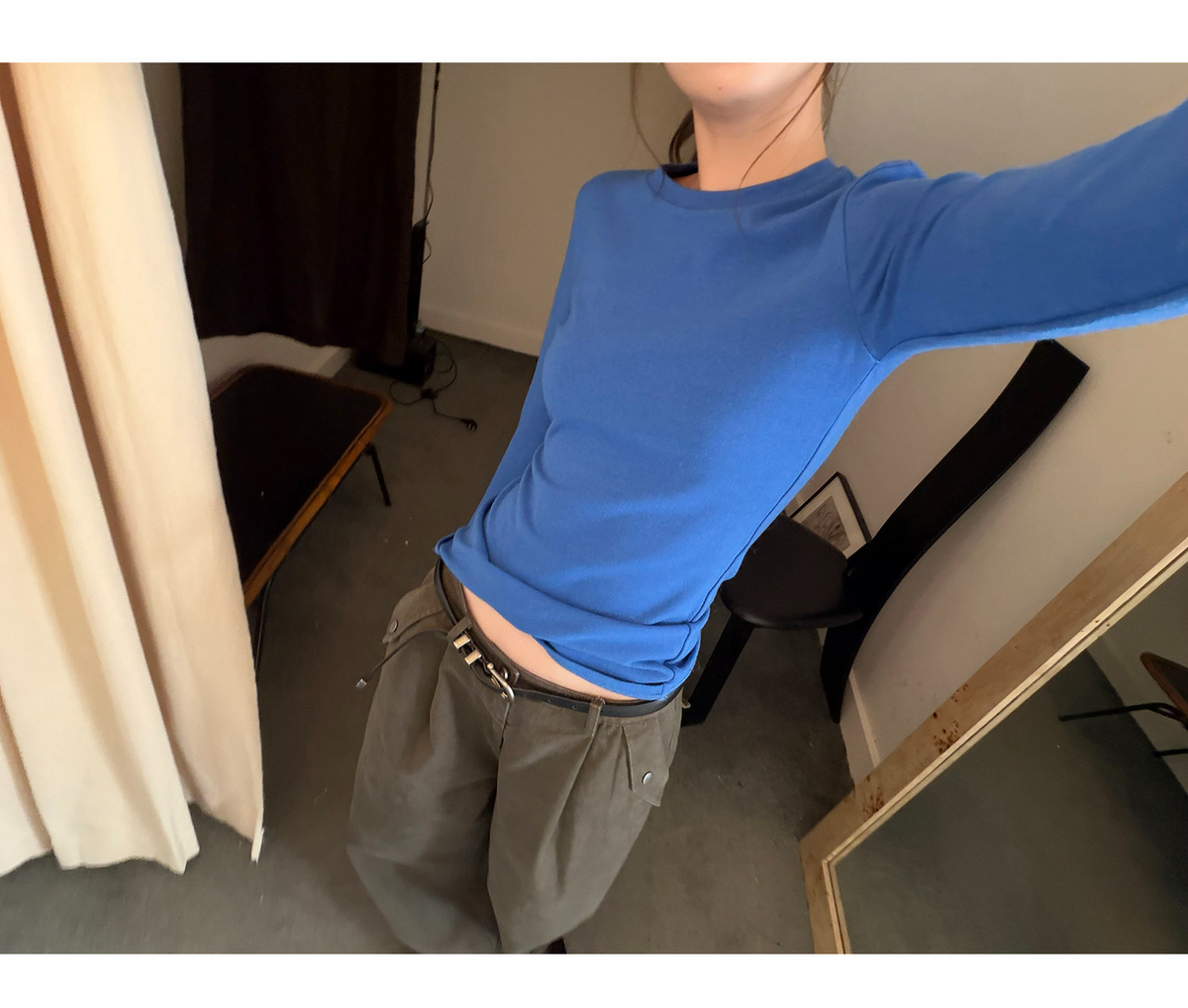 LelyMoochロイヤルブルーの細身長袖Tシャツ LEM433