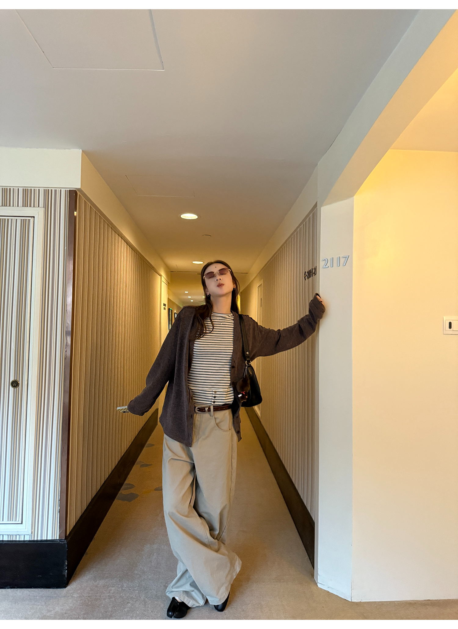 LelyMooch ウォッシュ加工×スタッズワイドパンツ　LEM243