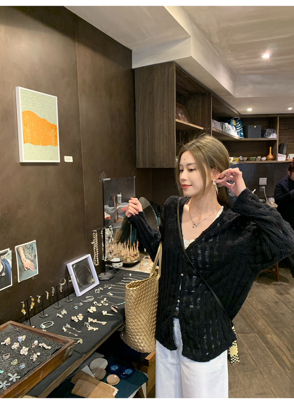 LelyMooch 透け感ニットで即抜け感◎ ゆるシルエットの黒カーディガン LEM149