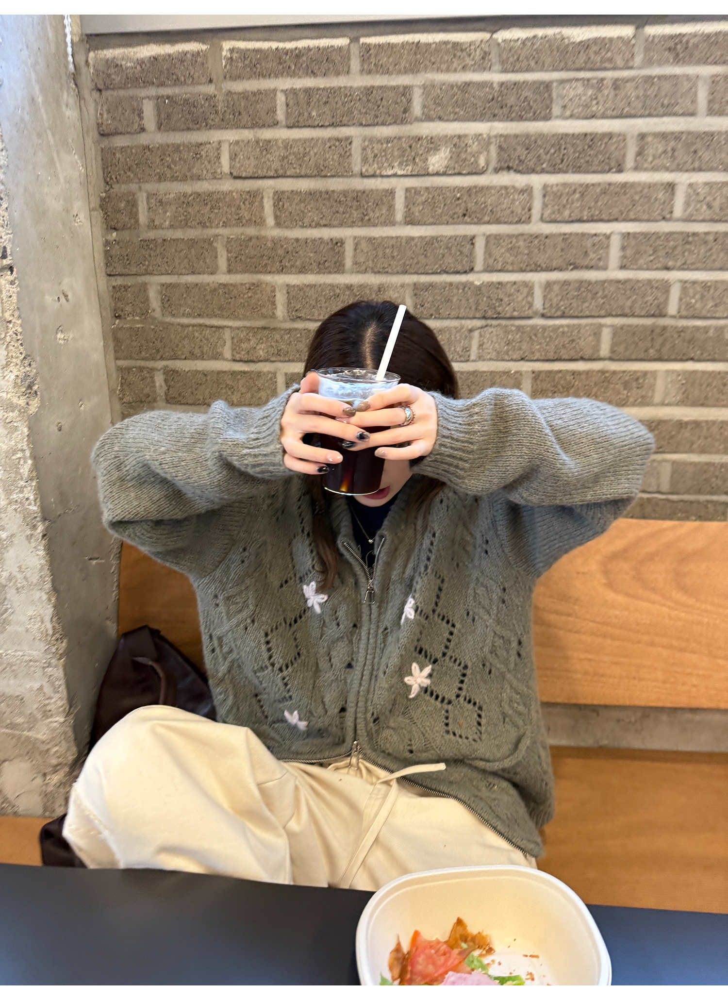 LelyMooch 小花刺しゅうウールジップカーディガン  LEM230