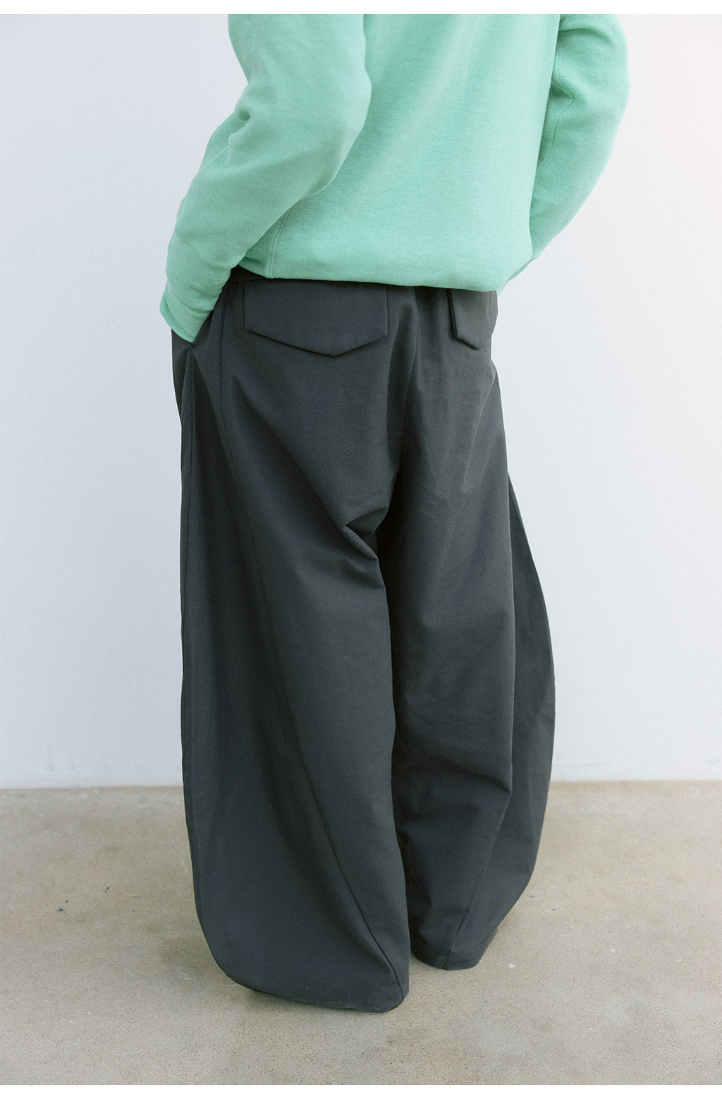 アシンメトリーウエスト バレルパンツ  LOM107