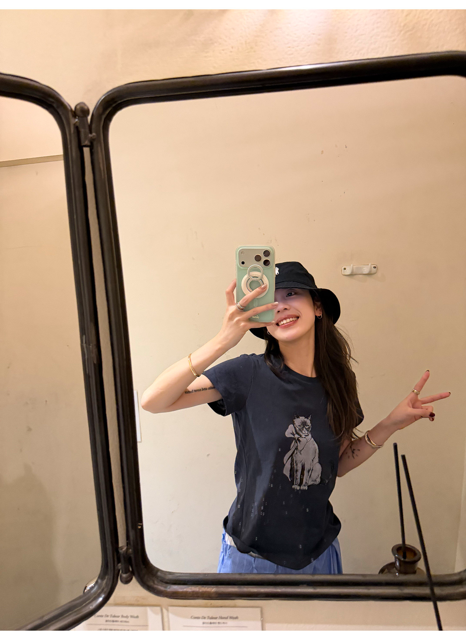 LelyMooch ヴィンテージ風キャットプリントTシャツ  LEM372