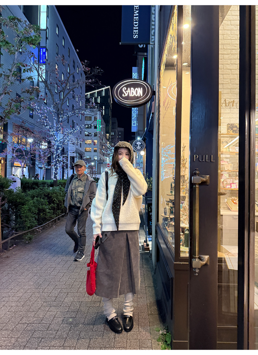 LelyMooch ウール100％ Vネック ニット  LEM285