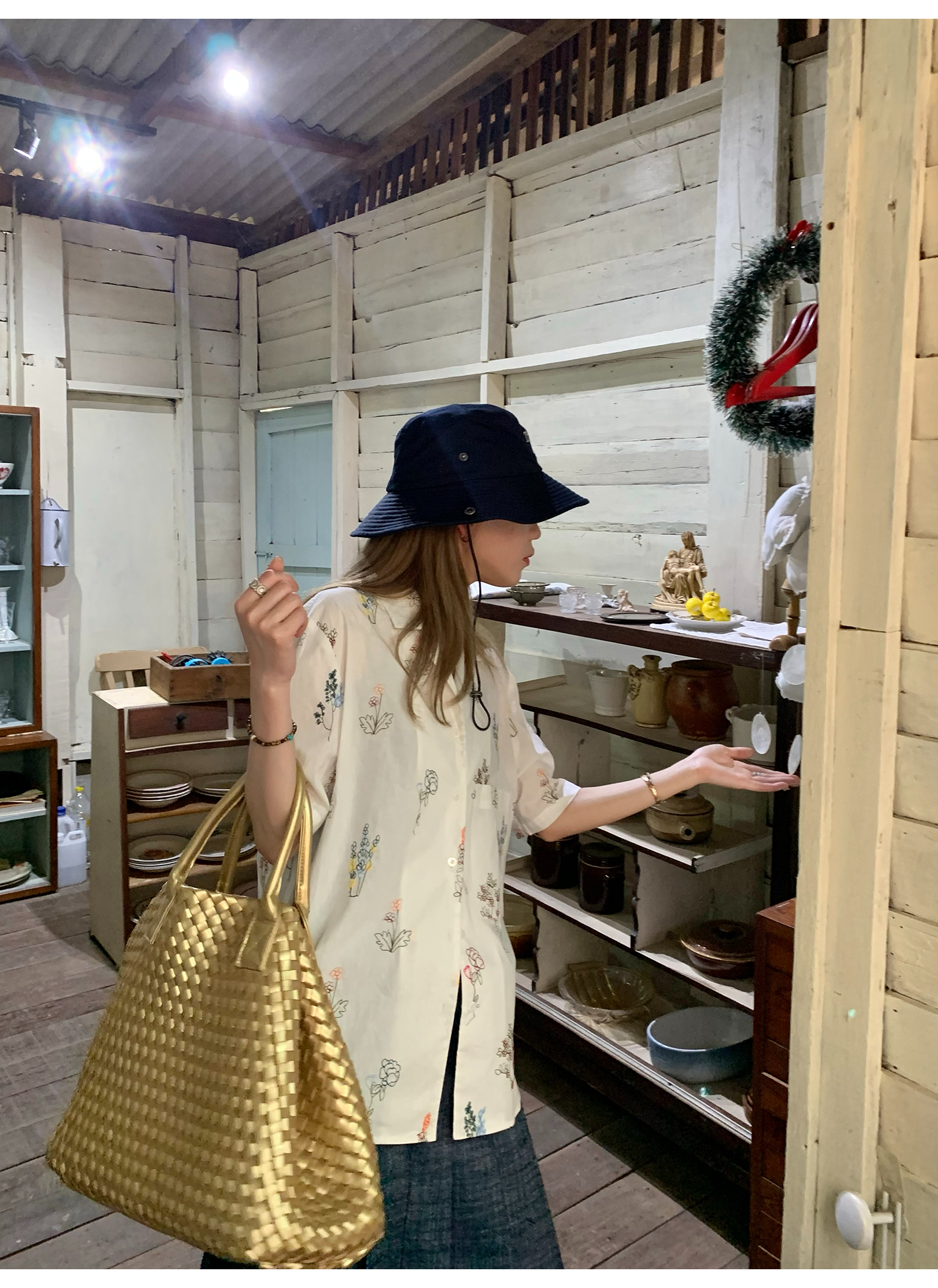 LelyMooch  大人可愛い＊花柄刺繍シャツ  LEM146