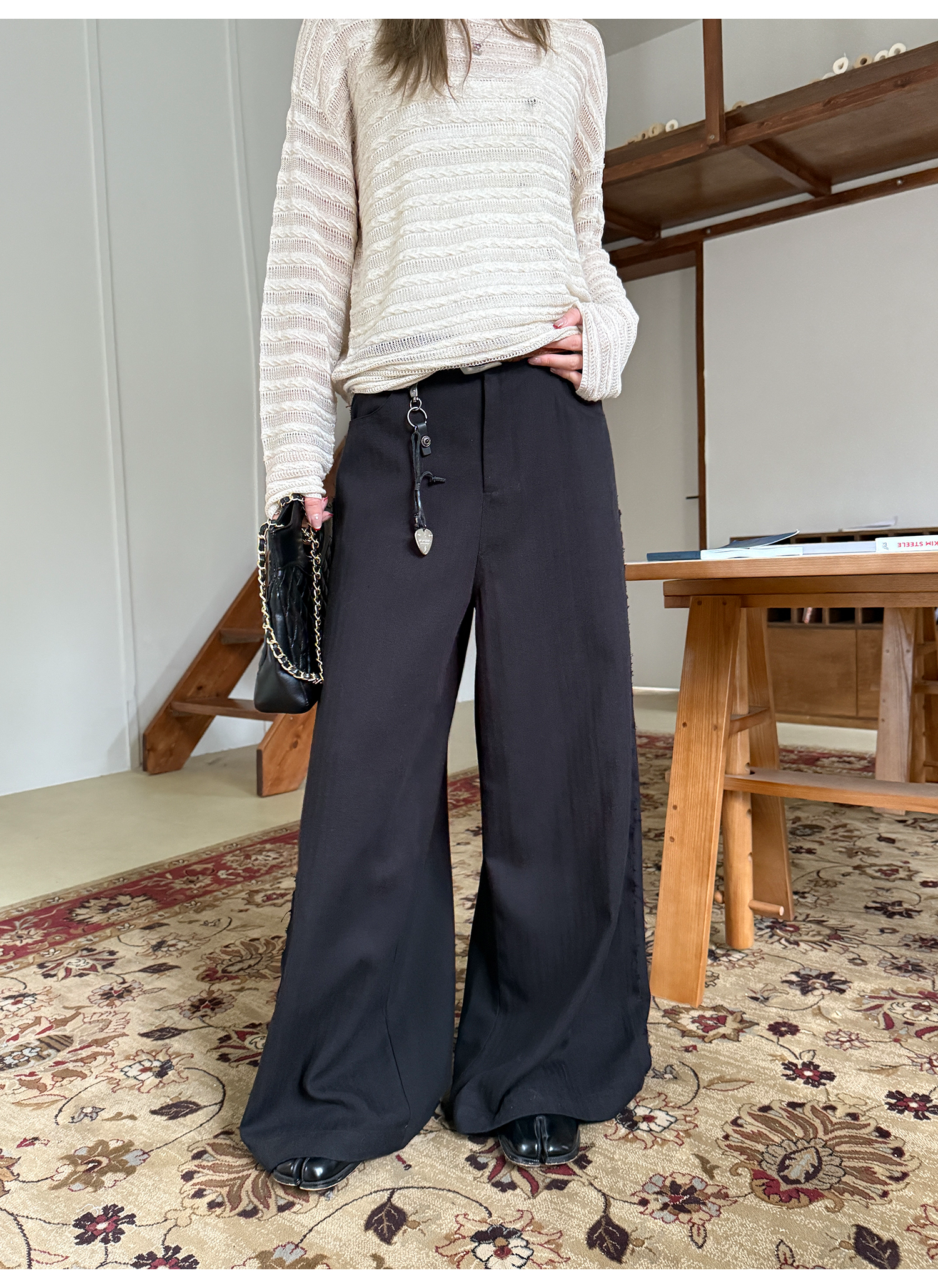 LelyMooch  シルエット抜群　ワイドスラックス  LEM121