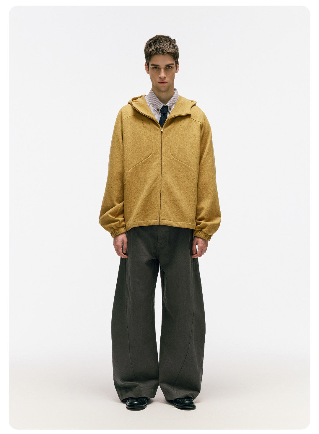 立体カーブドライン × ワイドシルエット構造タックデザインデニムパンツ LOM030