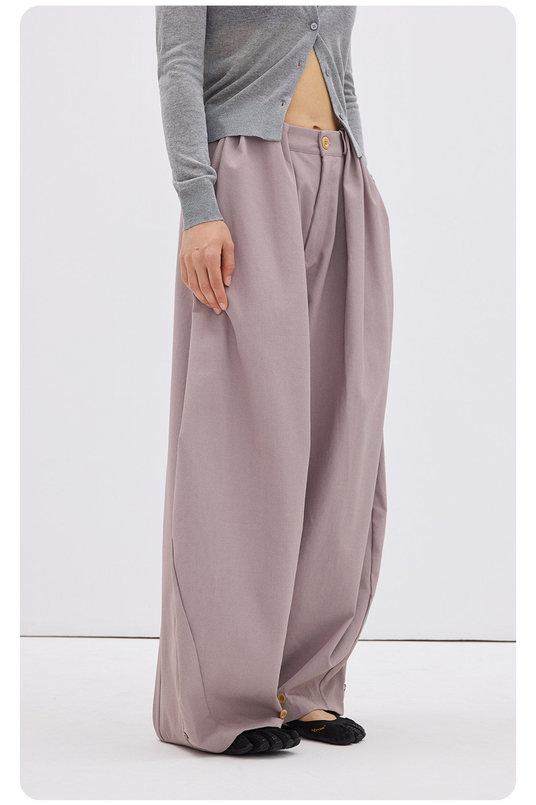 Pantaloni Ampi con Drappeggio Strutturat  LOM057