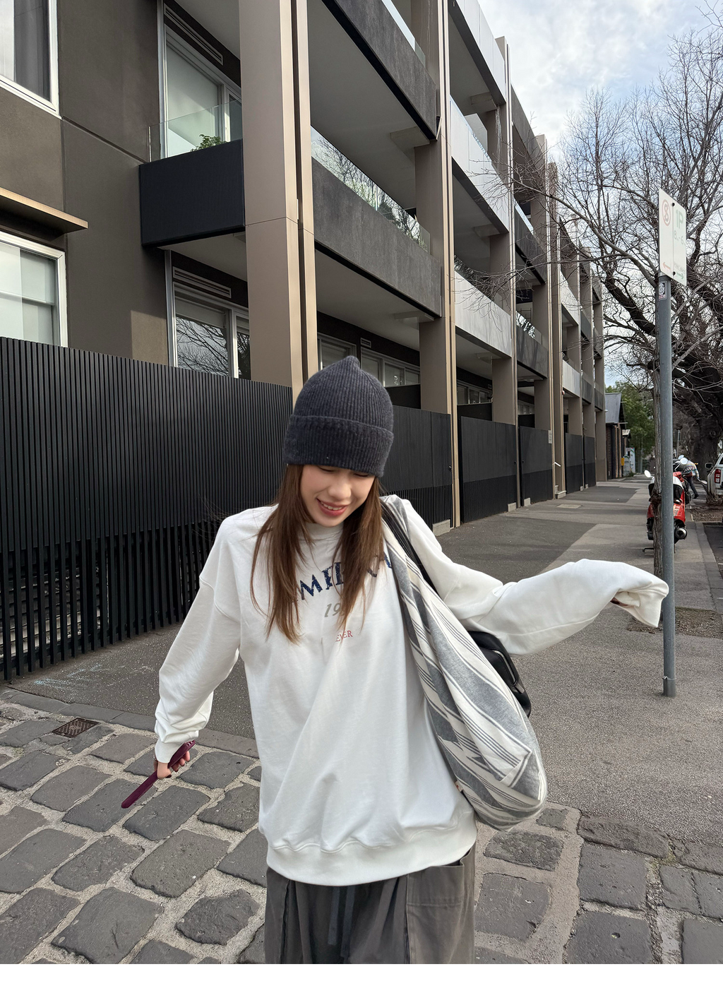 LelyMooch レトロ ロゴプリント ラウンドネック スウェット  LEM409