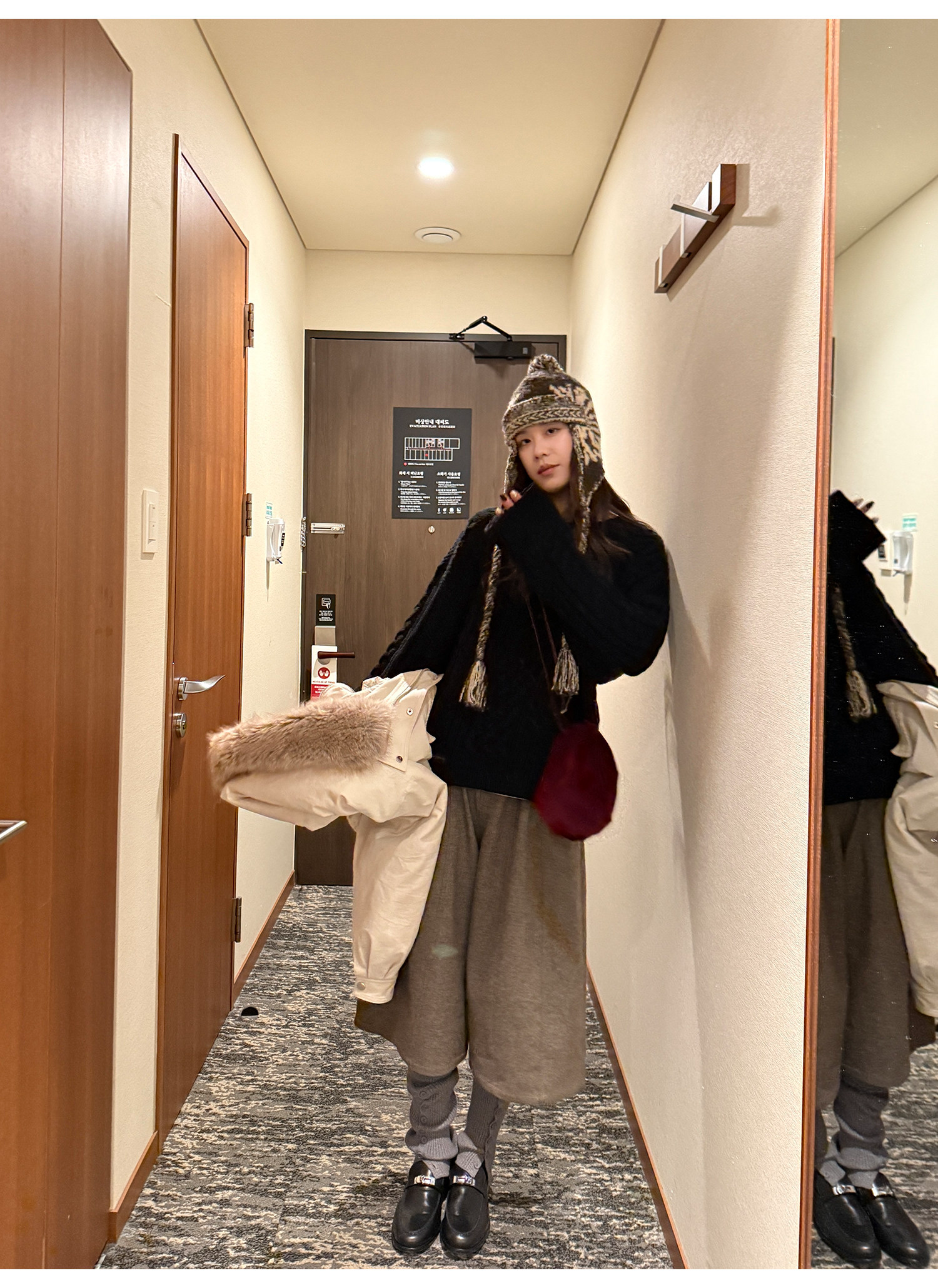 LelyMooch ブラウン系 ウール混 バルーンパンツ  LEM311