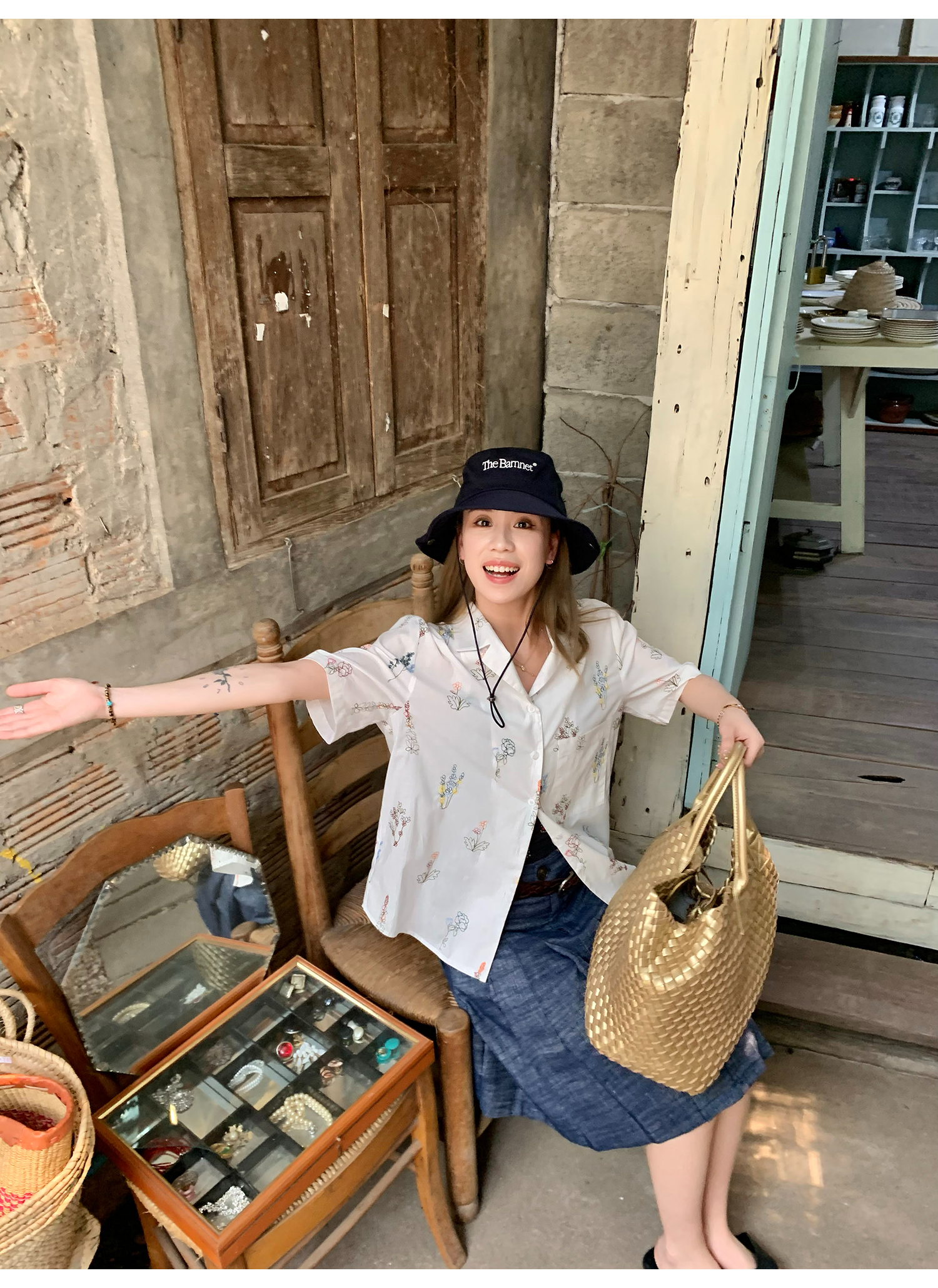 LelyMooch  大人可愛い＊花柄刺繍シャツ  LEM146