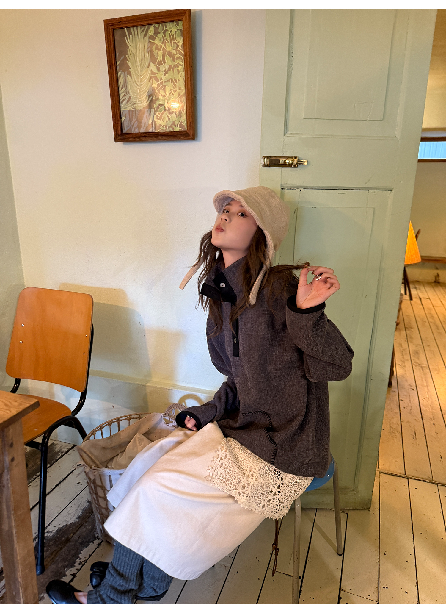 LelyMooch ステッチ入り立ち襟スウェット  LEM253