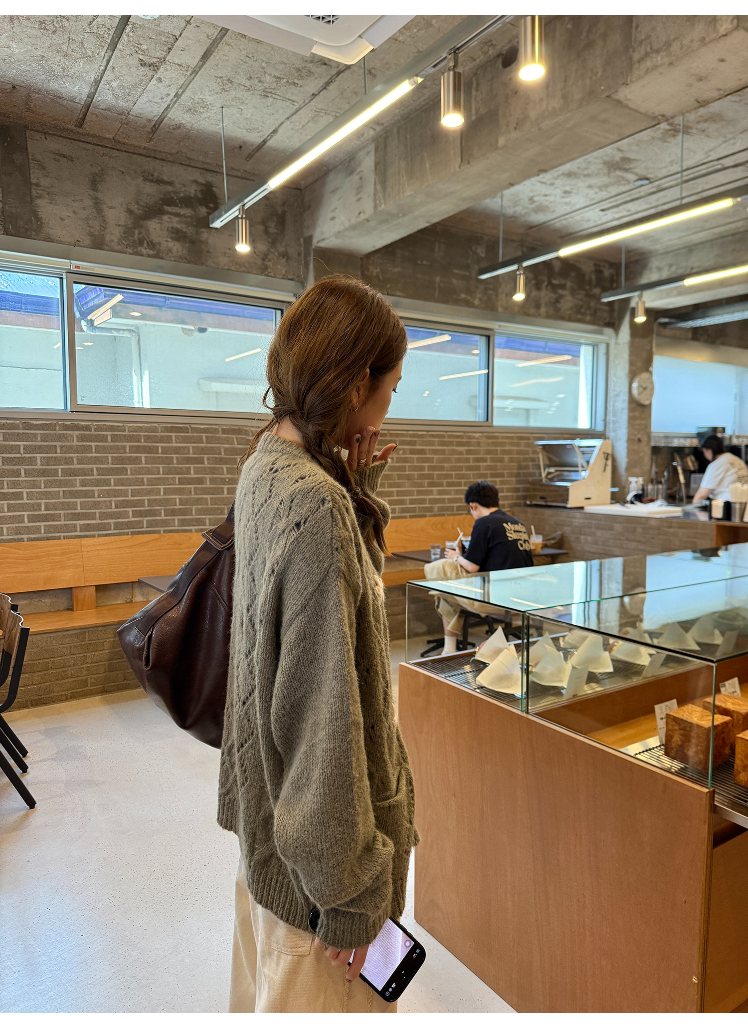 LelyMooch 小花刺しゅうウールジップカーディガン  LEM230