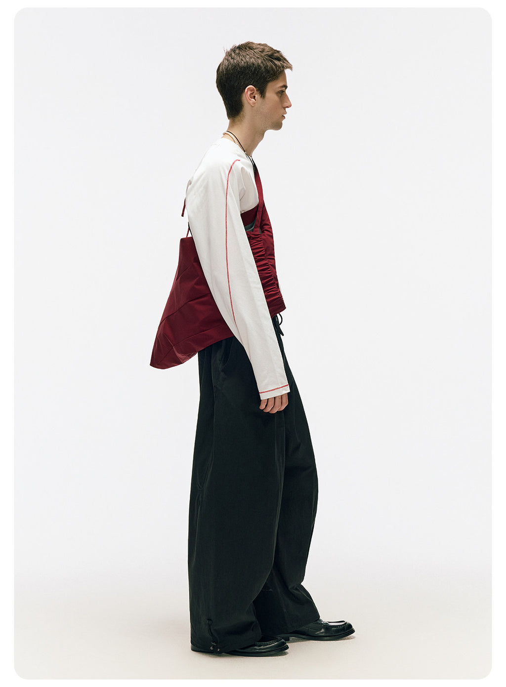 軽やかなハリ感 立体タック ワイドカーブパンツ  LOM047