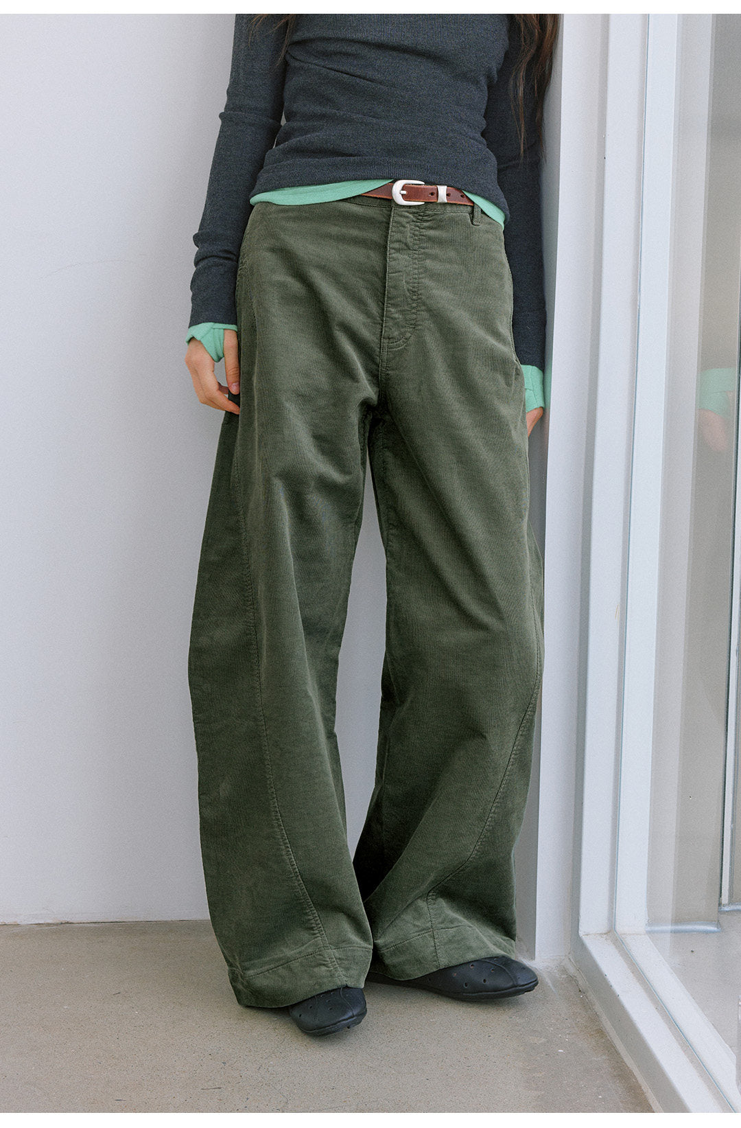 プレミアムコーデュロイ カーブパンツ  LOM109