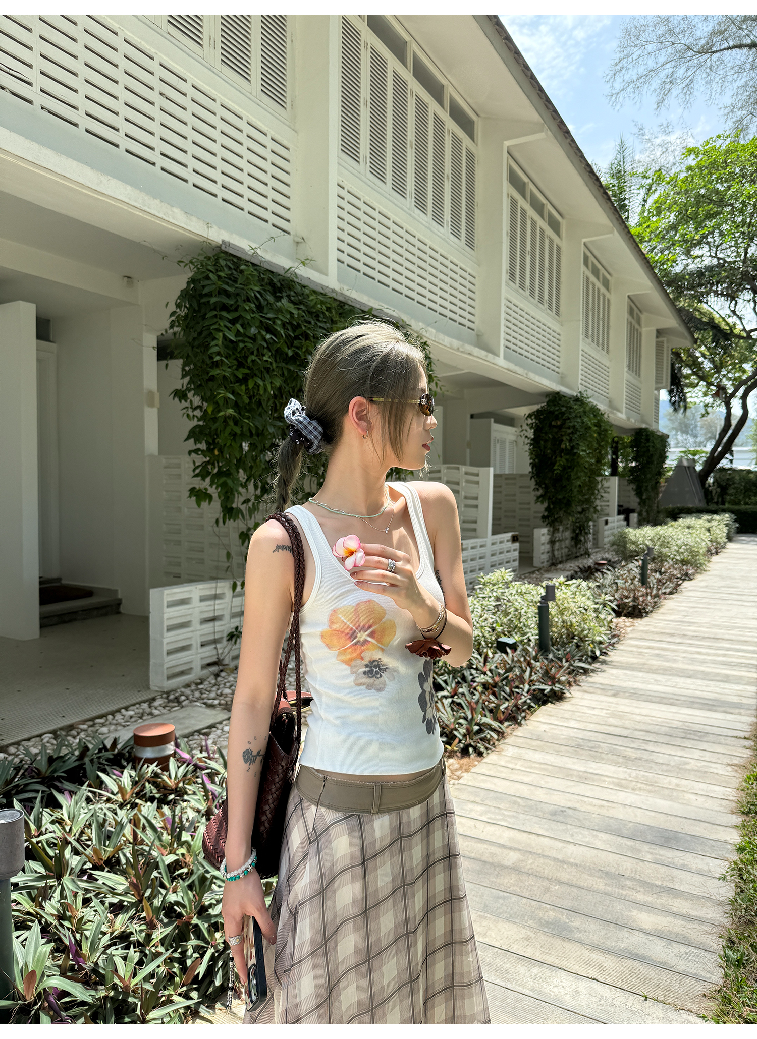 LelyMooch  水彩花柄プリントのリブベスト  LEM095