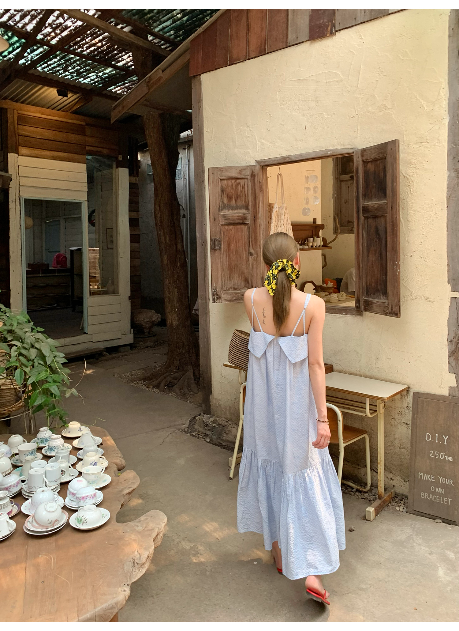 LelyMooch 花モチーフ付き ブルーキャミワンピース  LEM144