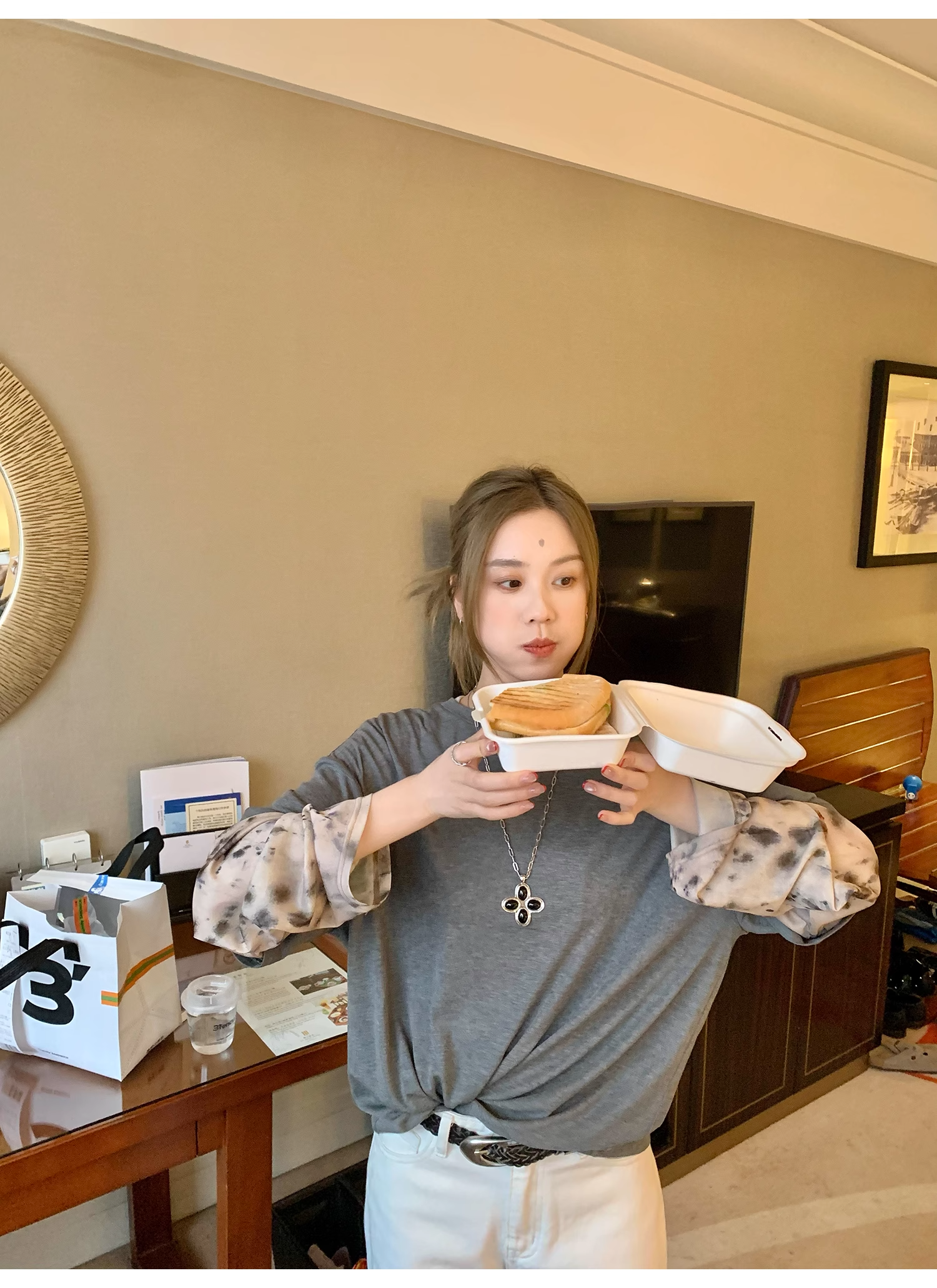 LelyMooch  レオパード柄袖  ロンTシャツ  LEM117