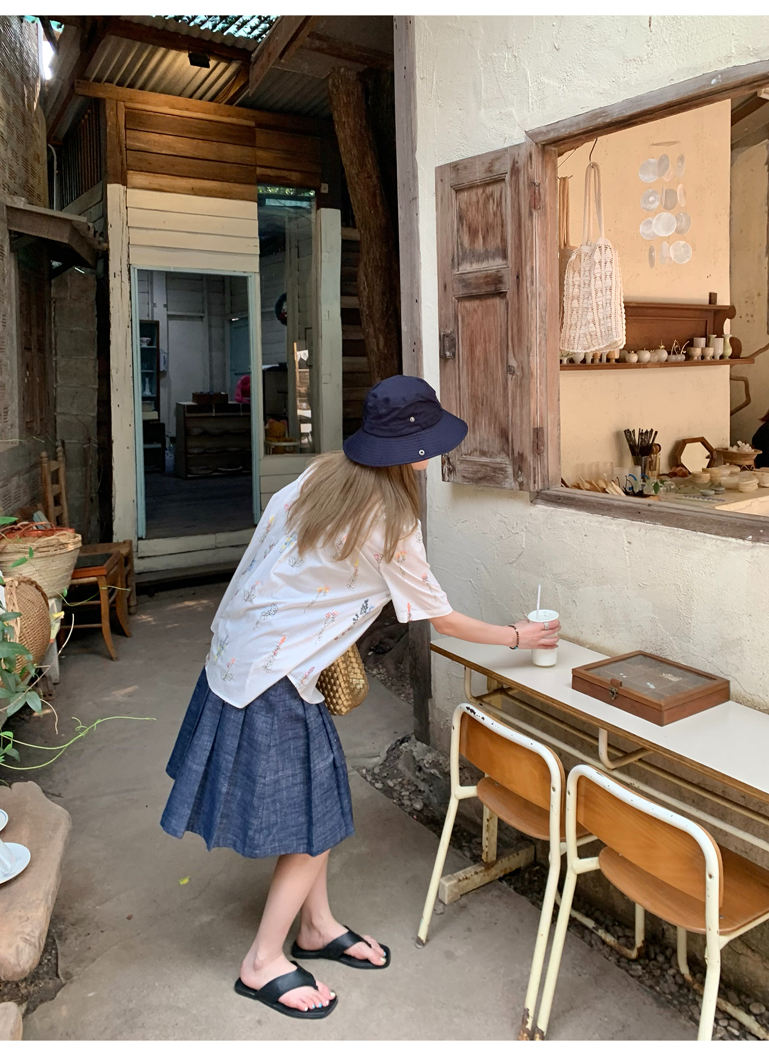 LelyMooch  大人可愛い＊花柄刺繍シャツ  LEM146