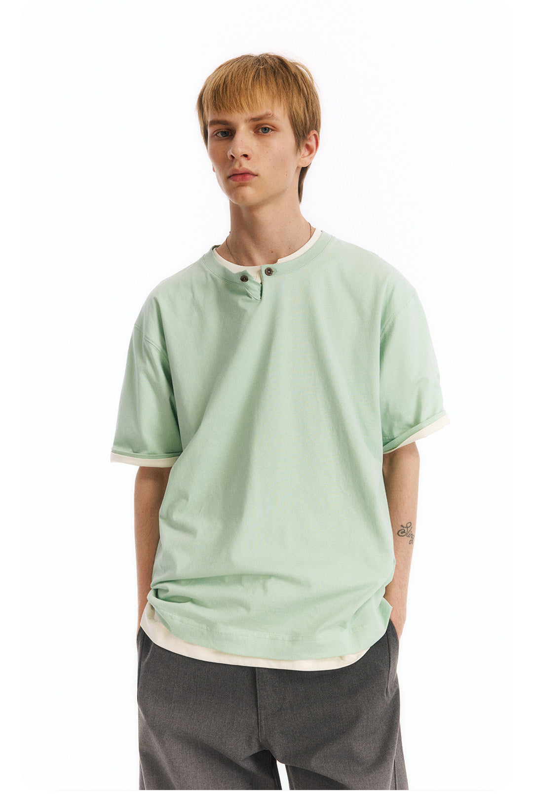 ヘンリーネック 半袖Tシャツ隠しポケット付き  LOM065