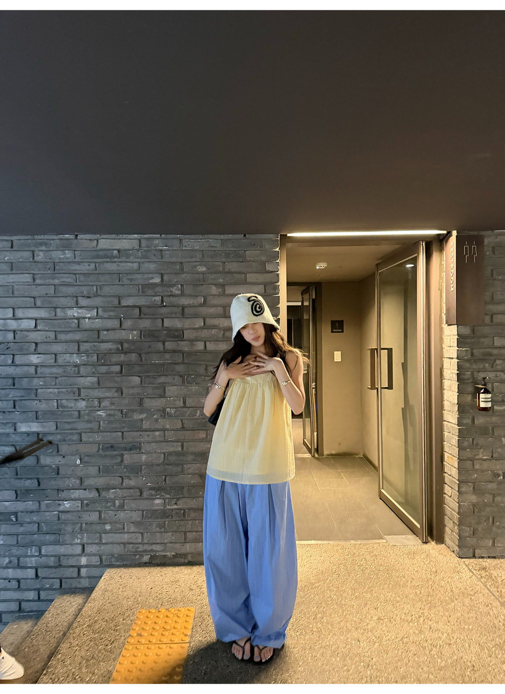 LelyMooch 爽やかブルーのバルーンカーブパンツ  LEM363