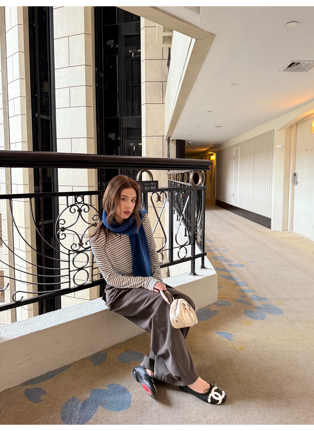 LelyMooch ふんわりグレーボーダーニット  LEM240