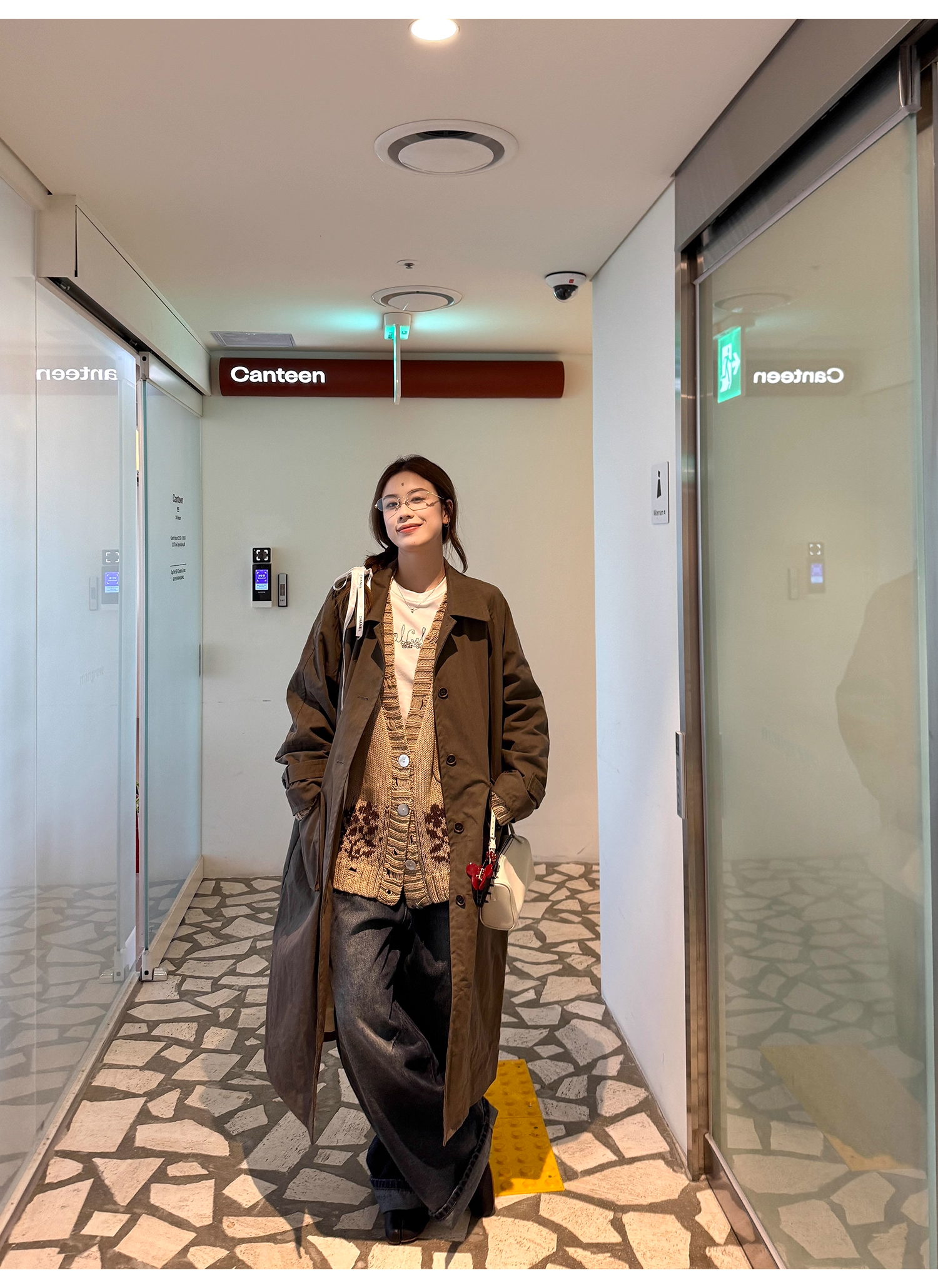 LelyMooch Vネック ニットカーディガン ポケット付き  LEM227