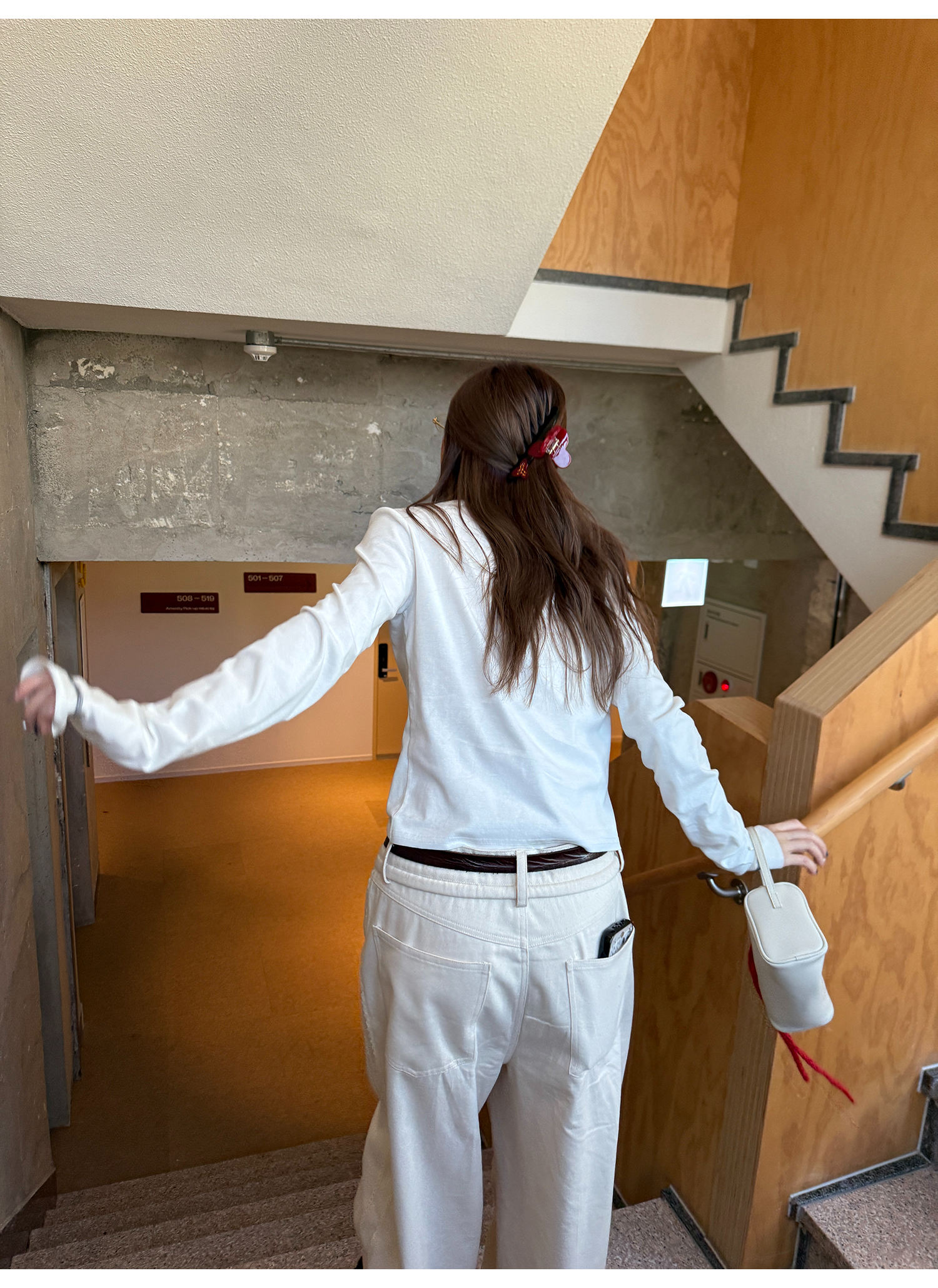 LelyMooch 配色ロゴ入りショート丈Tシャツ  LEM228