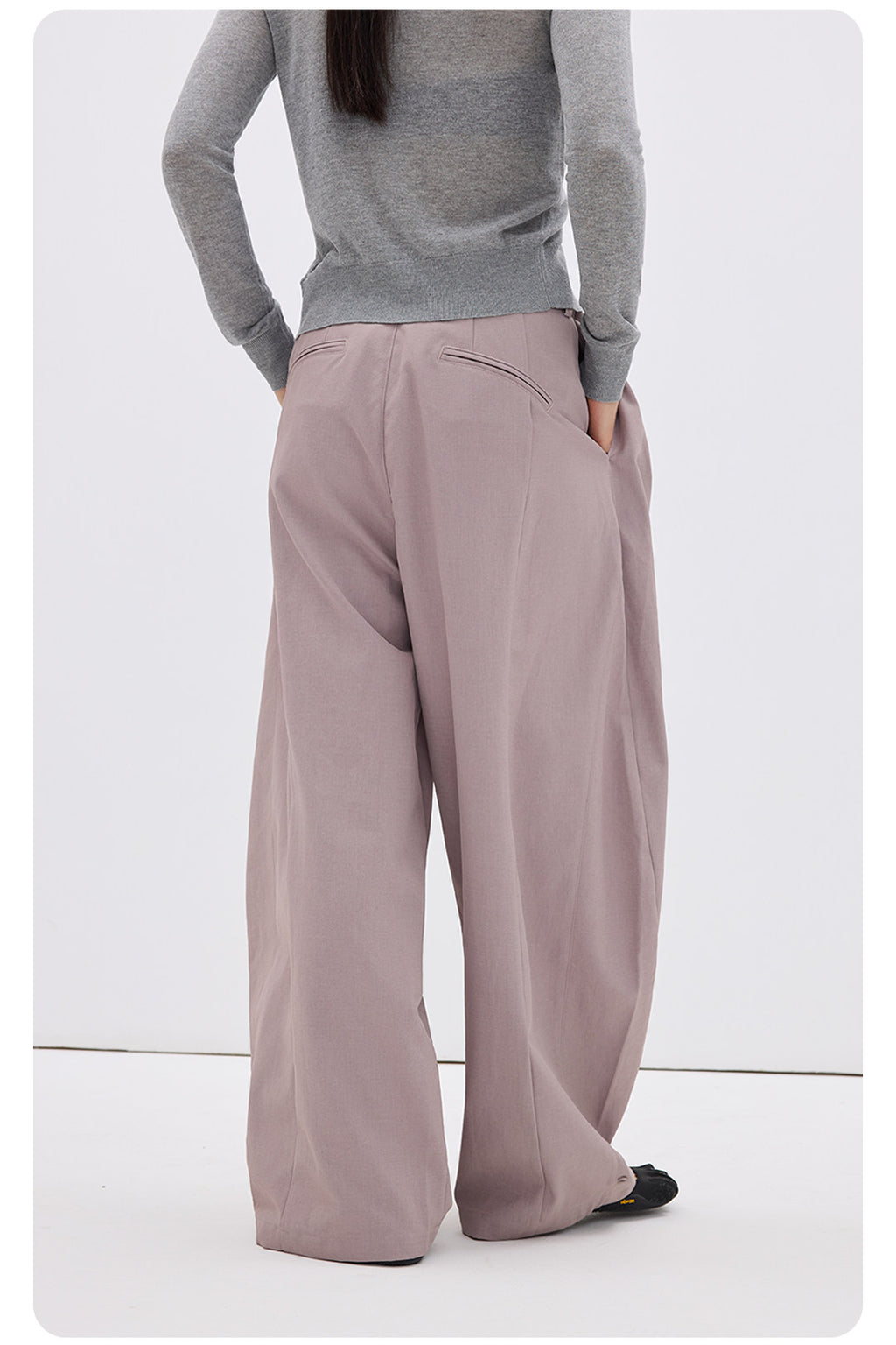 Pantaloni Ampi con Drappeggio Strutturat  LOM057