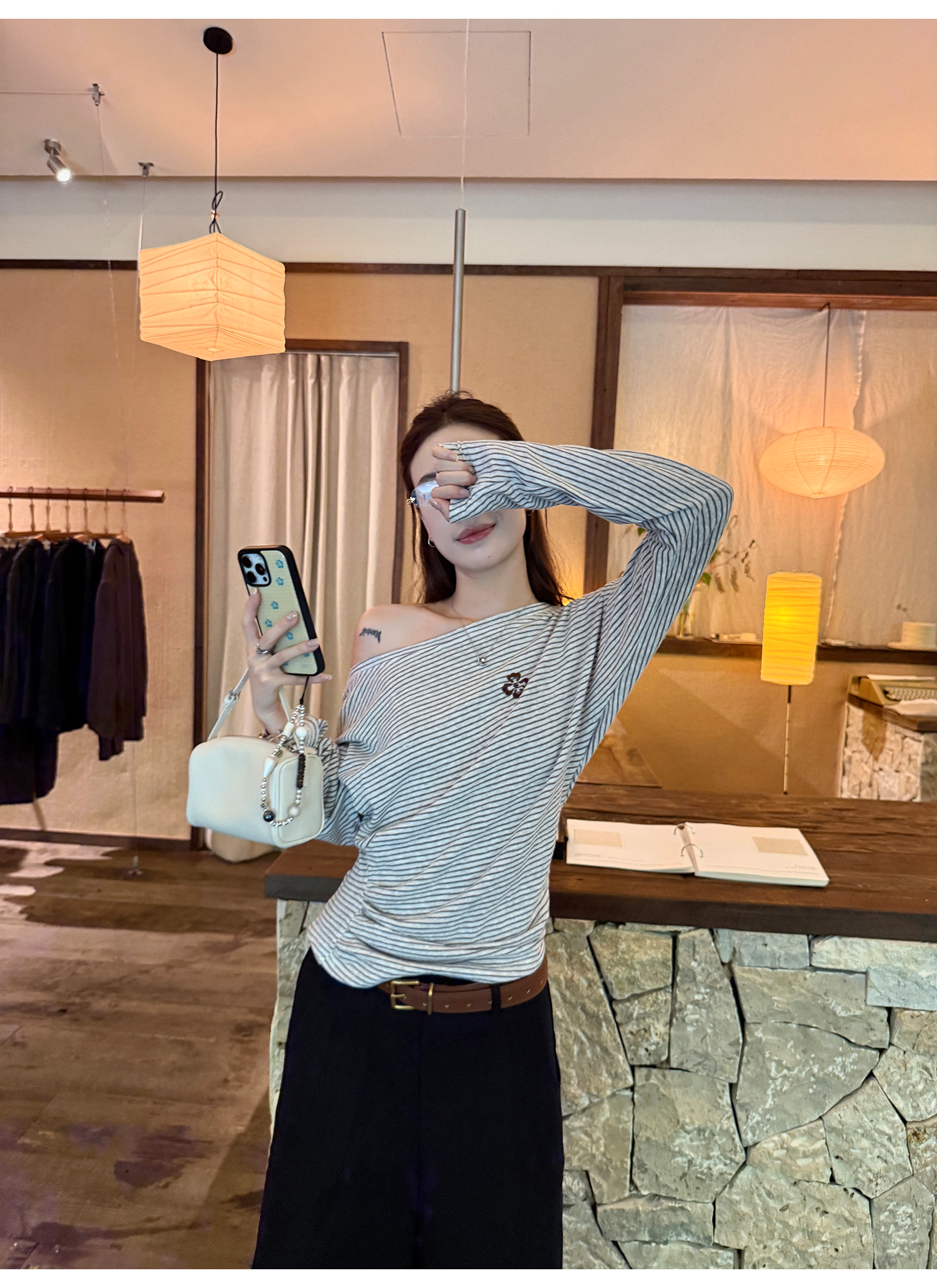 LelyMooch 小花刺繍ストライプトップス  LEM210