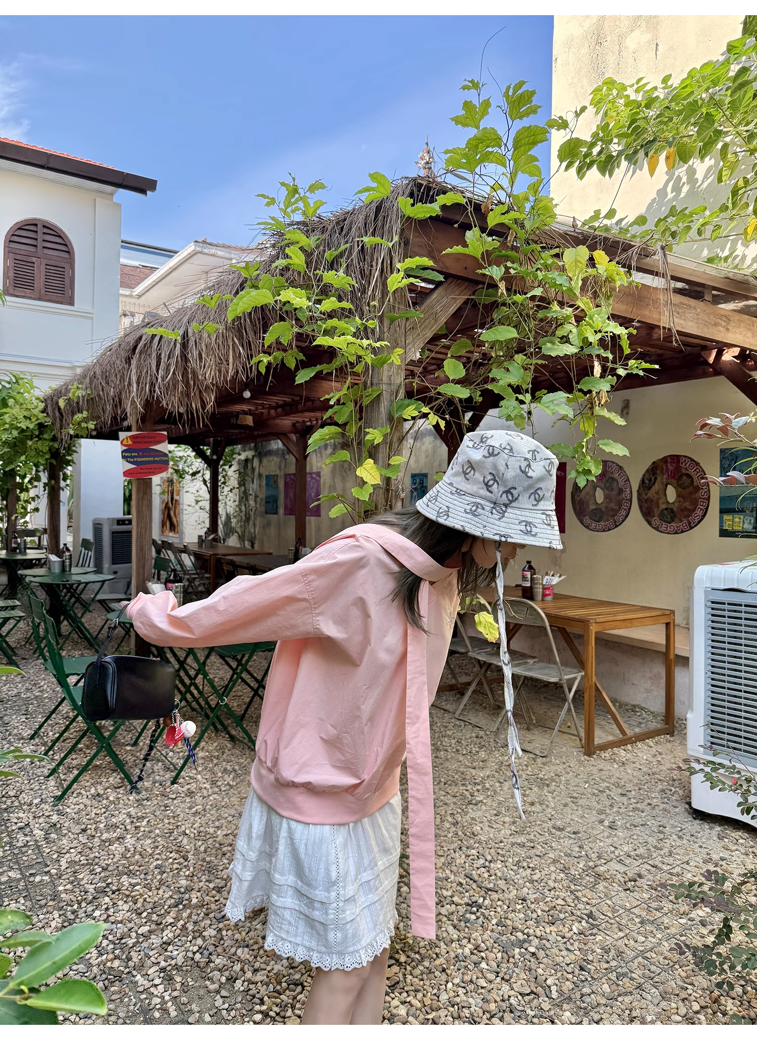 LelyMooch  スポーツカジュアル Vネック刺繍プルオーバー  LEM099