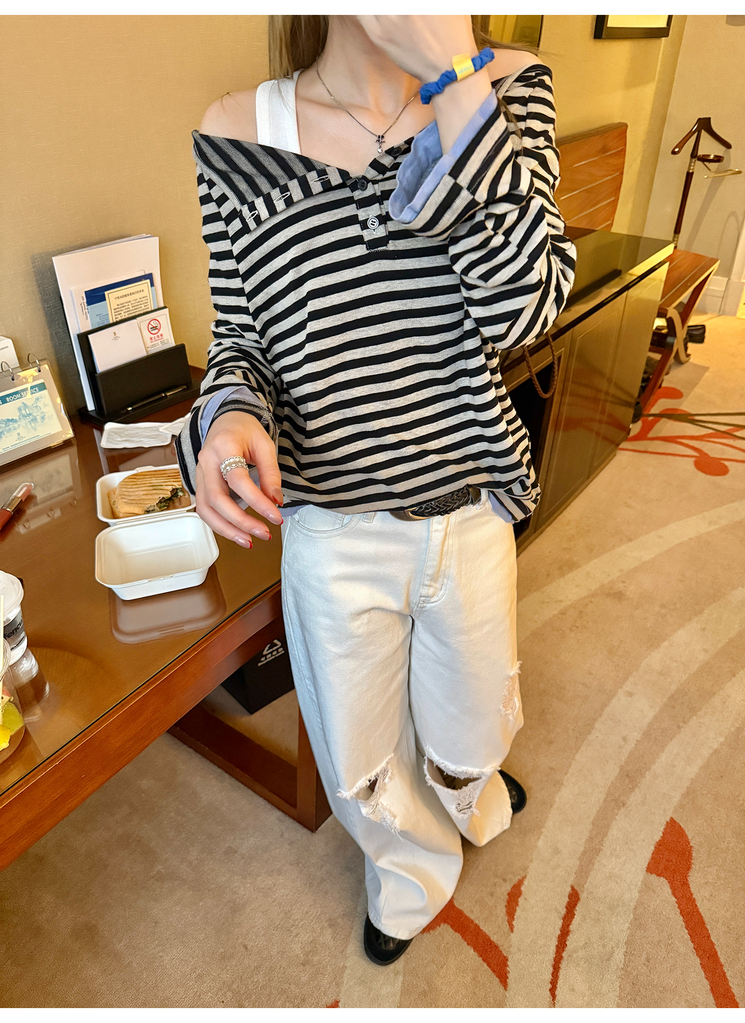 LelyMooch  オフショルダー ストライプ ロンTシャツ  LEM120