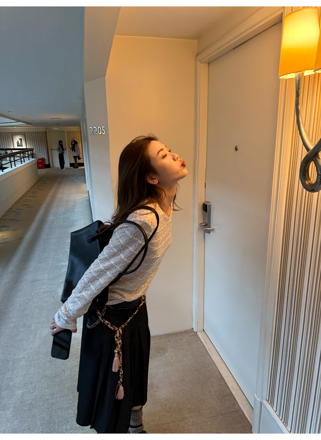 LelyMooch レースタッチ クルーネックトップス  LEM272