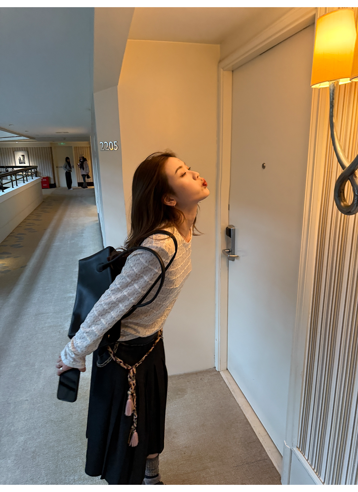 LelyMooch レースタッチ クルーネックトップス  LEM272