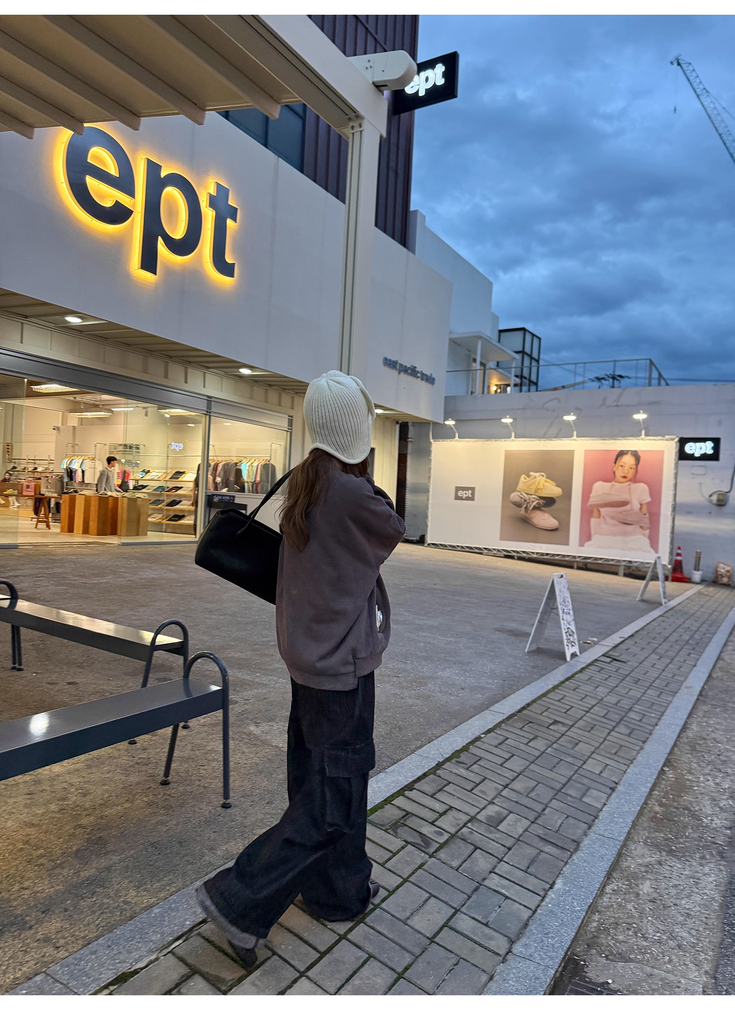 LelyMooch セルビッジ黒デニムパンツ　LEM257