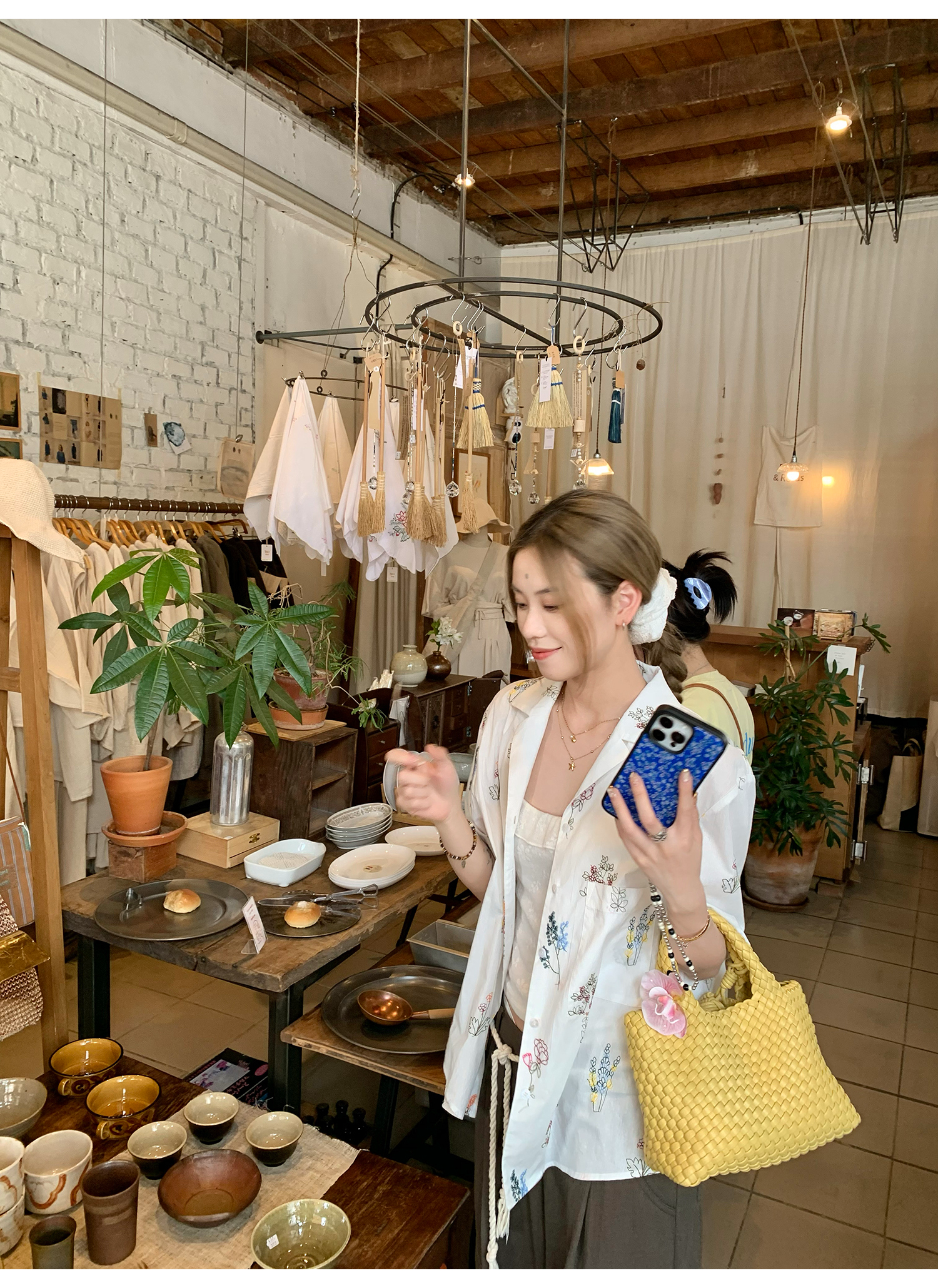 LelyMooch  大人可愛い＊花柄刺繍シャツ  LEM146