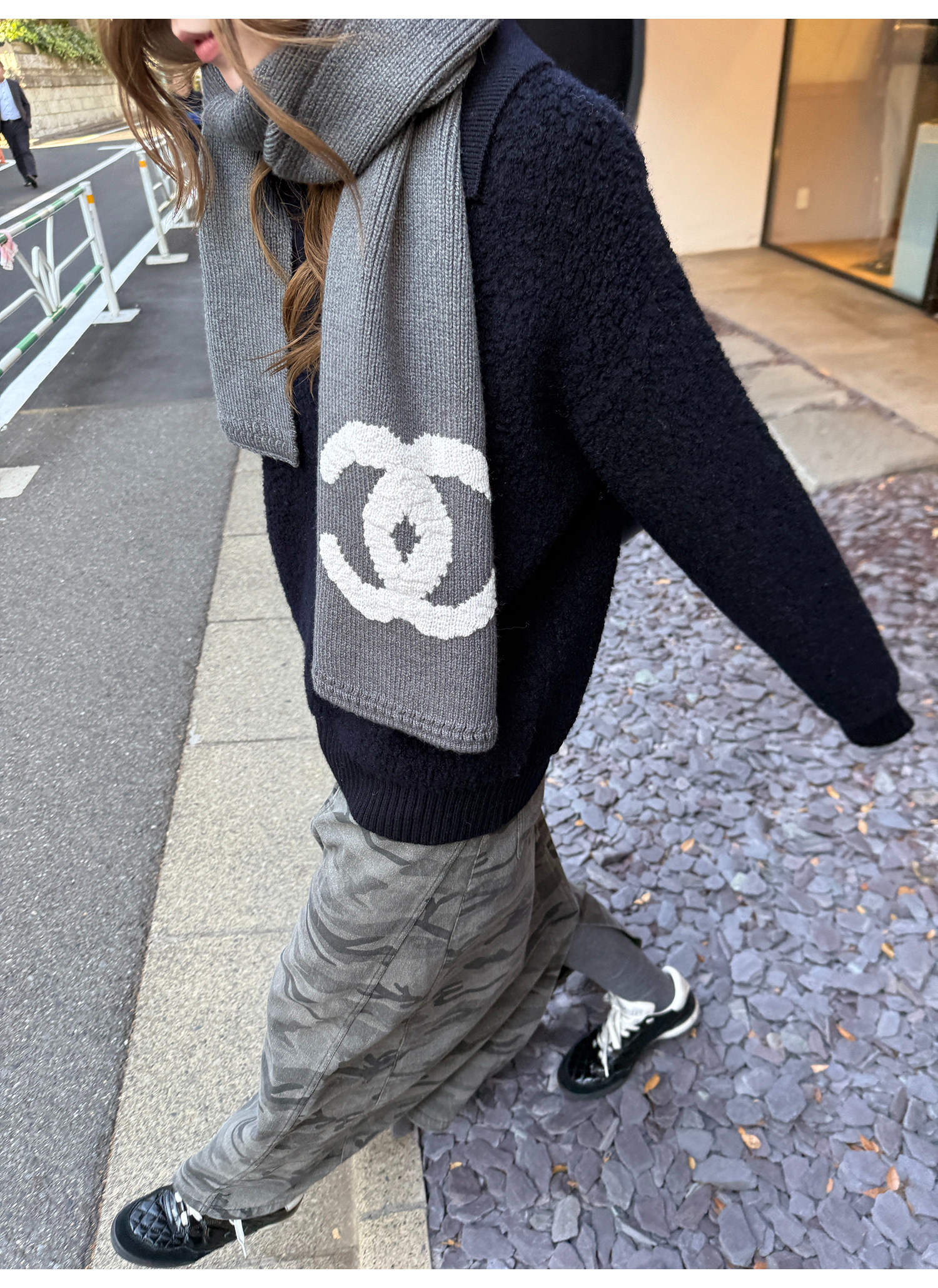 LelyMooch ウール100％ Vネック ニット  LEM285