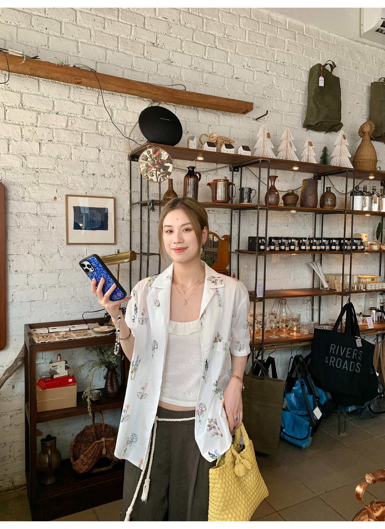 LelyMooch  大人可愛い＊花柄刺繍シャツ  LEM146